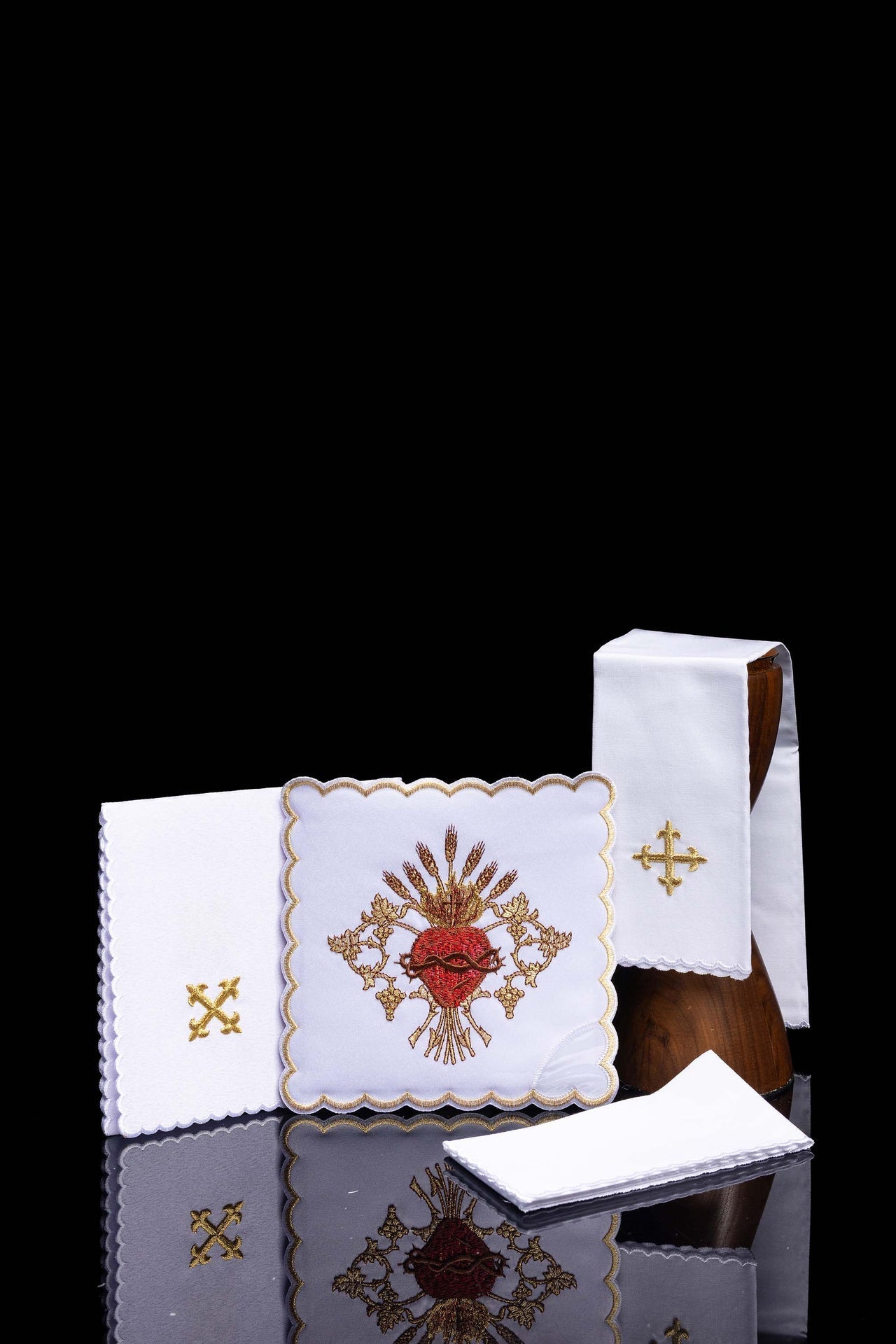 Servicio de altar bordado el corazón de jesús