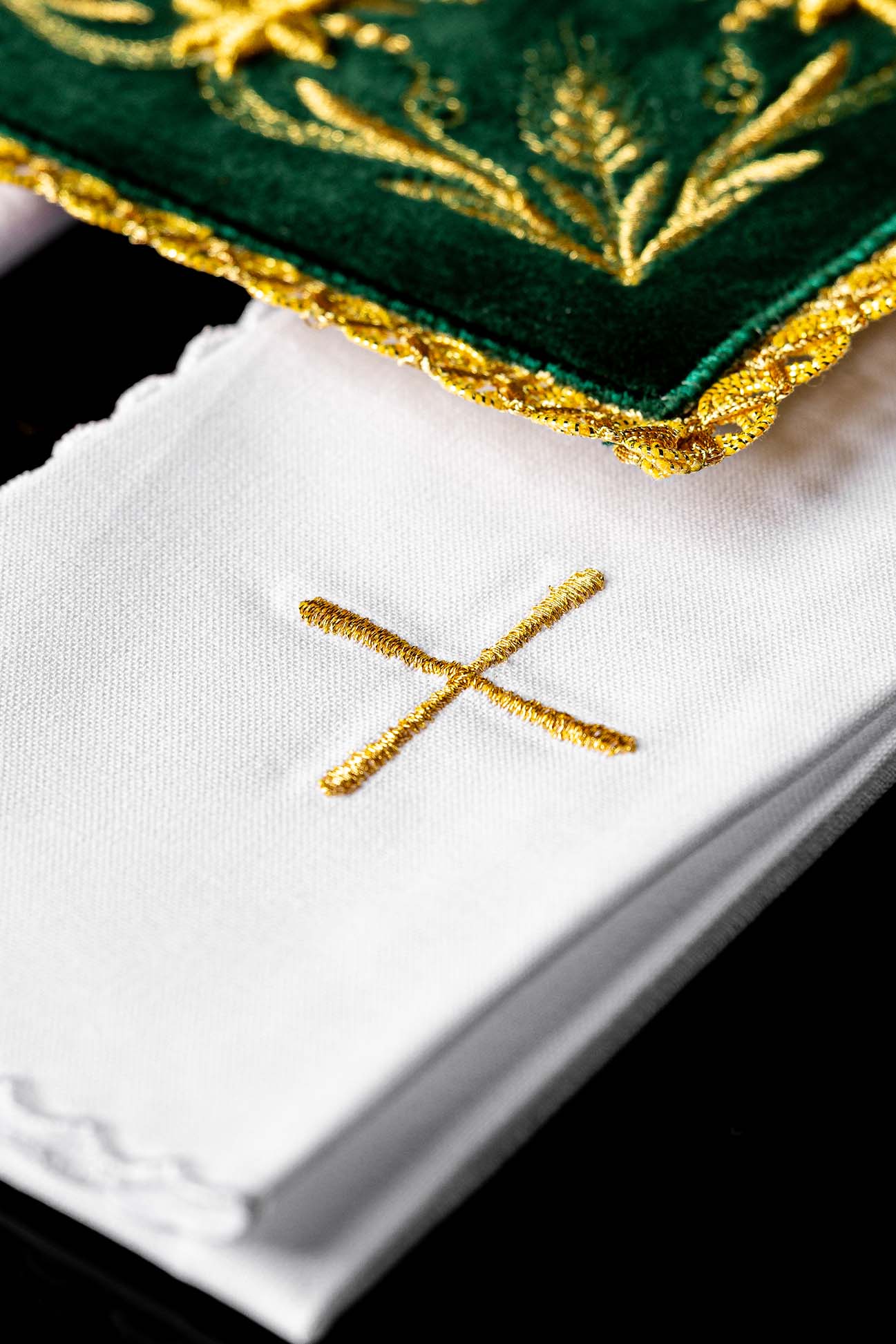 Servicio de altar terciopelo bordado verde