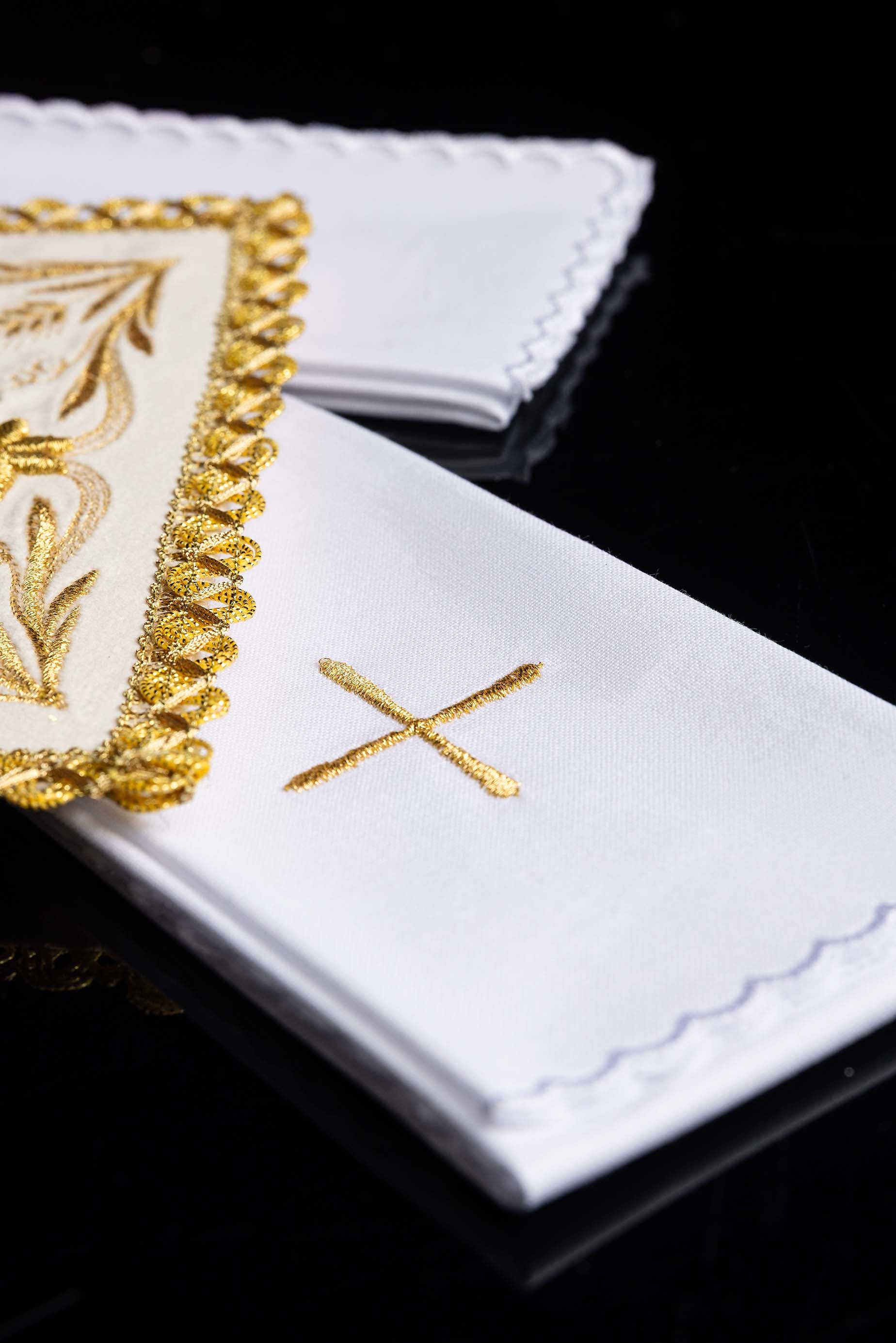 Servicio de altar terciopelo bordado marfil