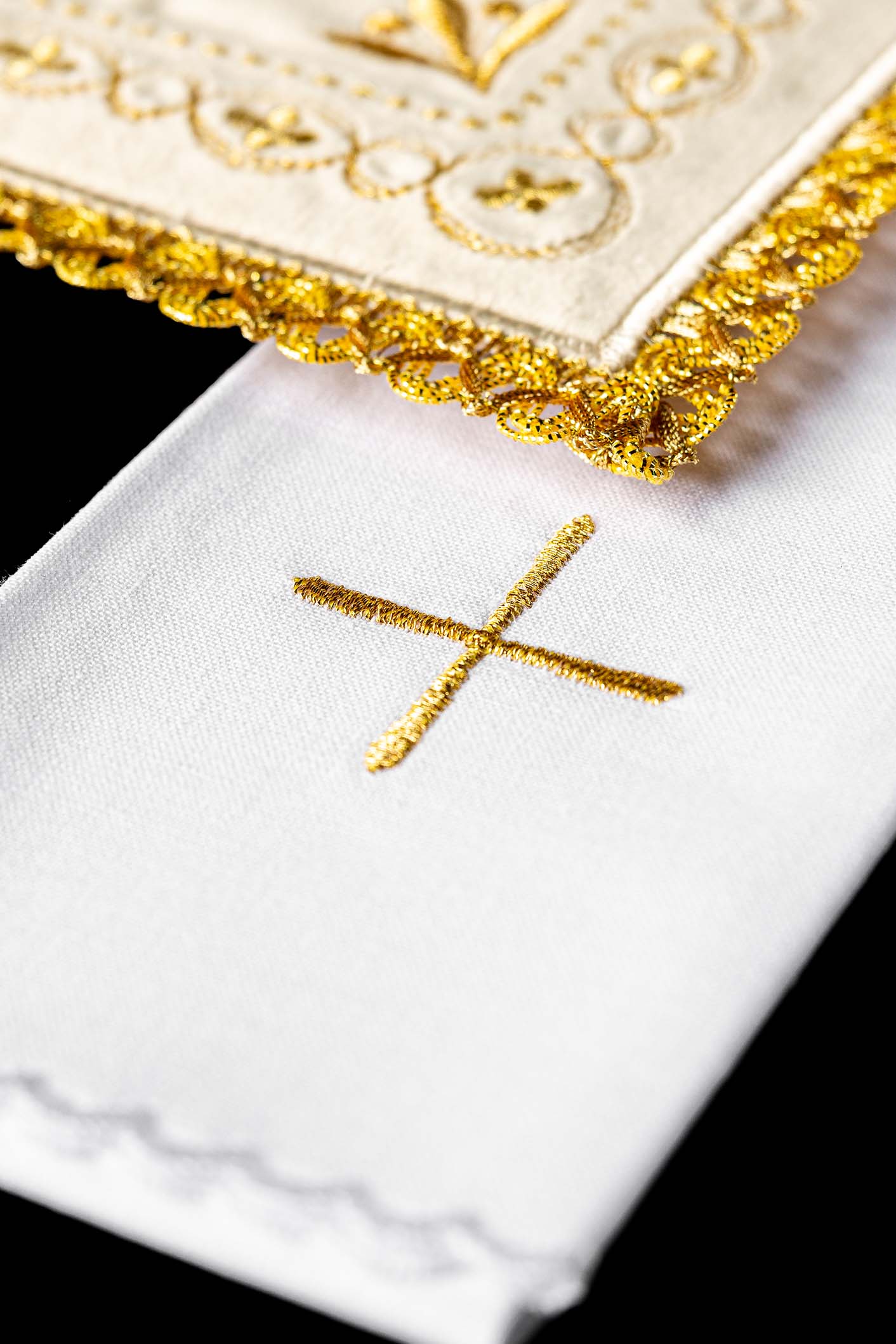 Servicio de altar terciopelo bordado rojo