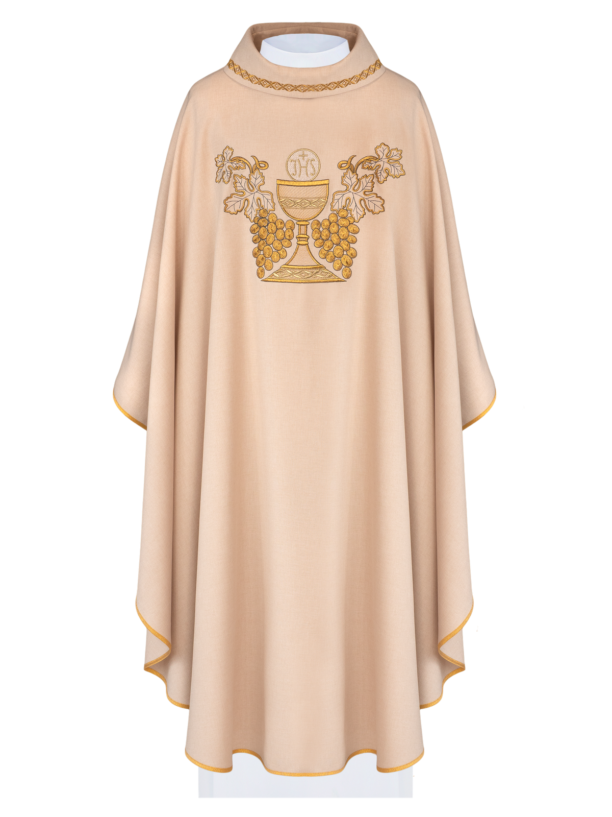Casulla bordada beige con cáliz y uvas