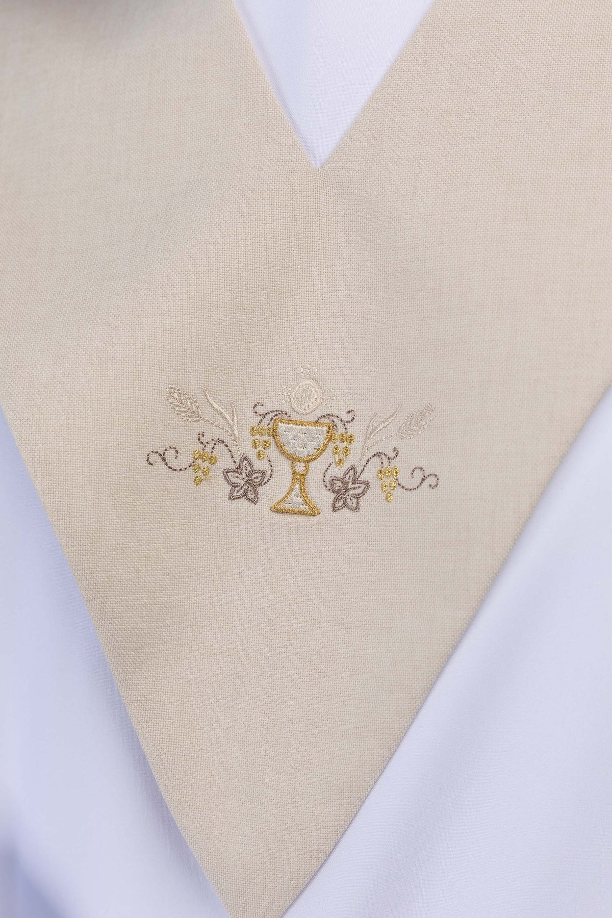 Paliusz para lector beige con bordado de cáliz eucarístico