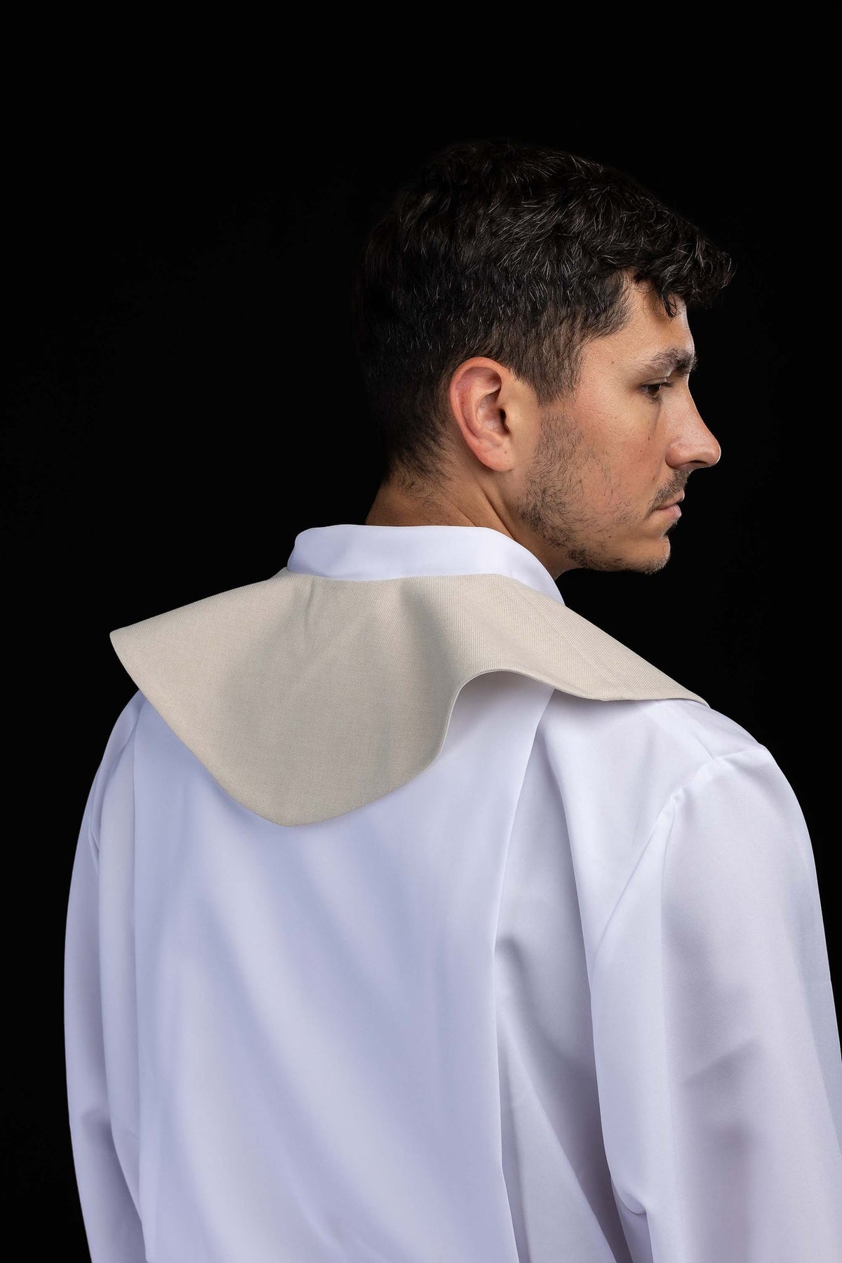 Paliusz para lector beige con bordado de cáliz eucarístico