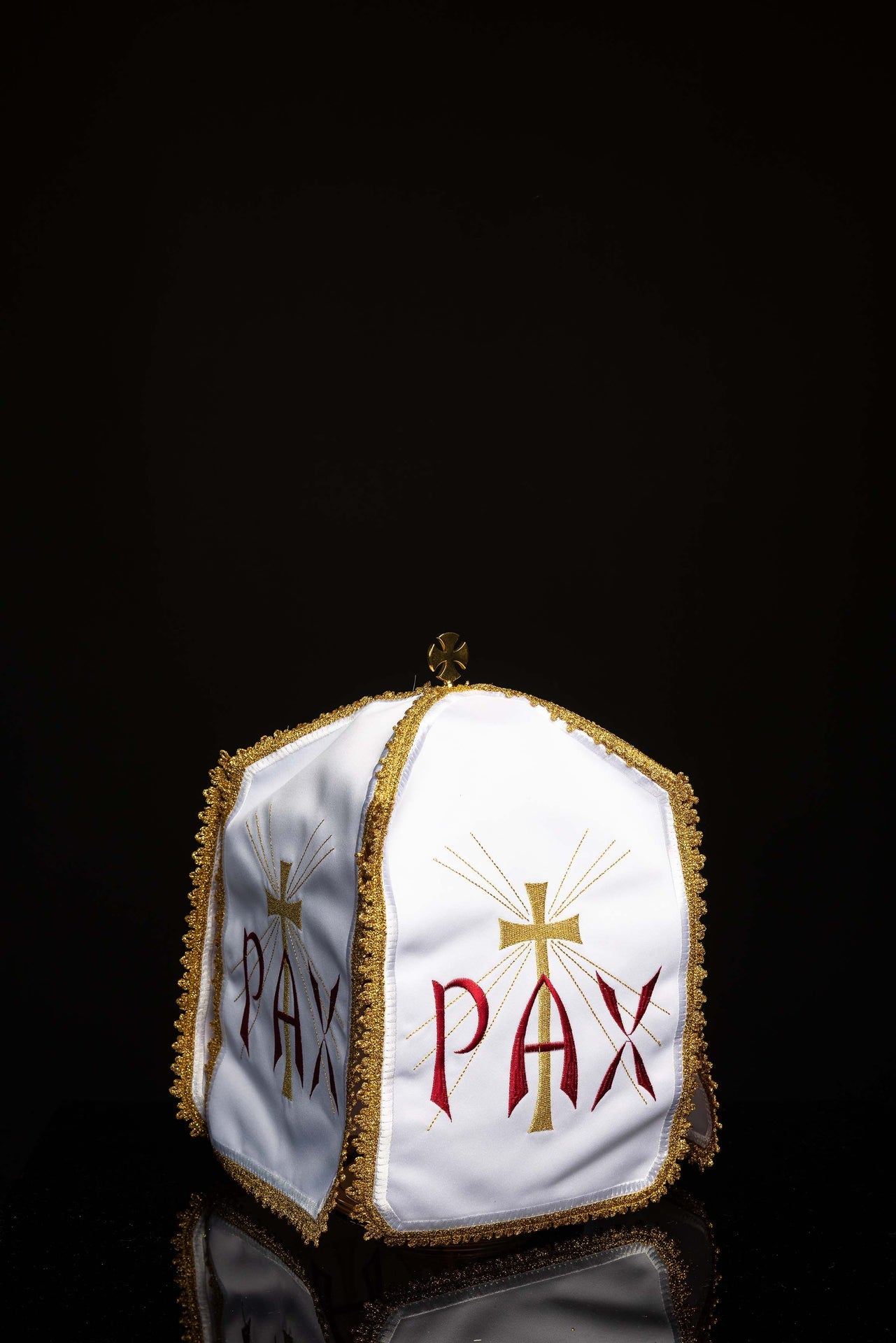 Welon na puszkę z haftem Pax