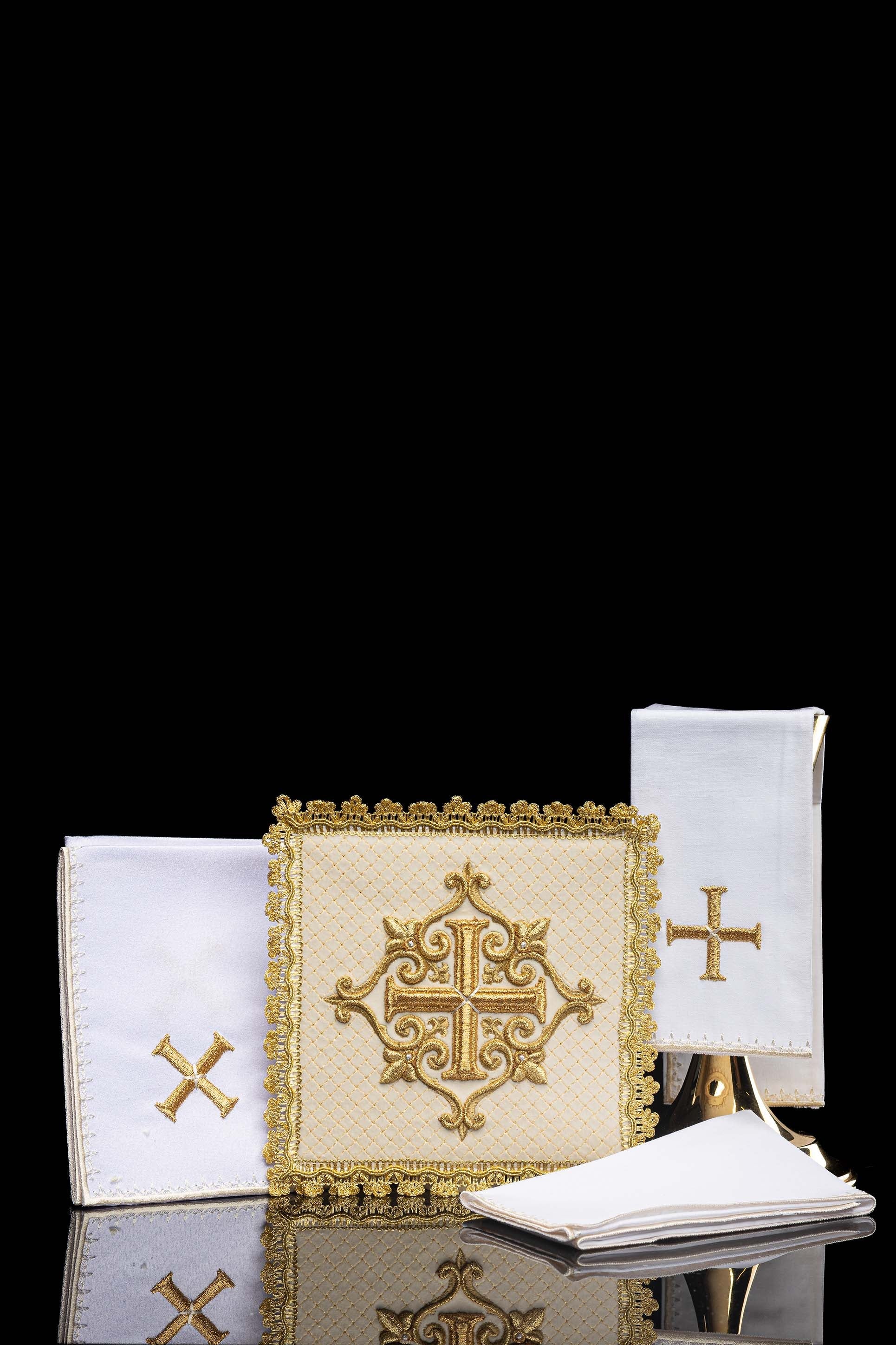 Servicio de altar terciopelo cruz bordada crudo