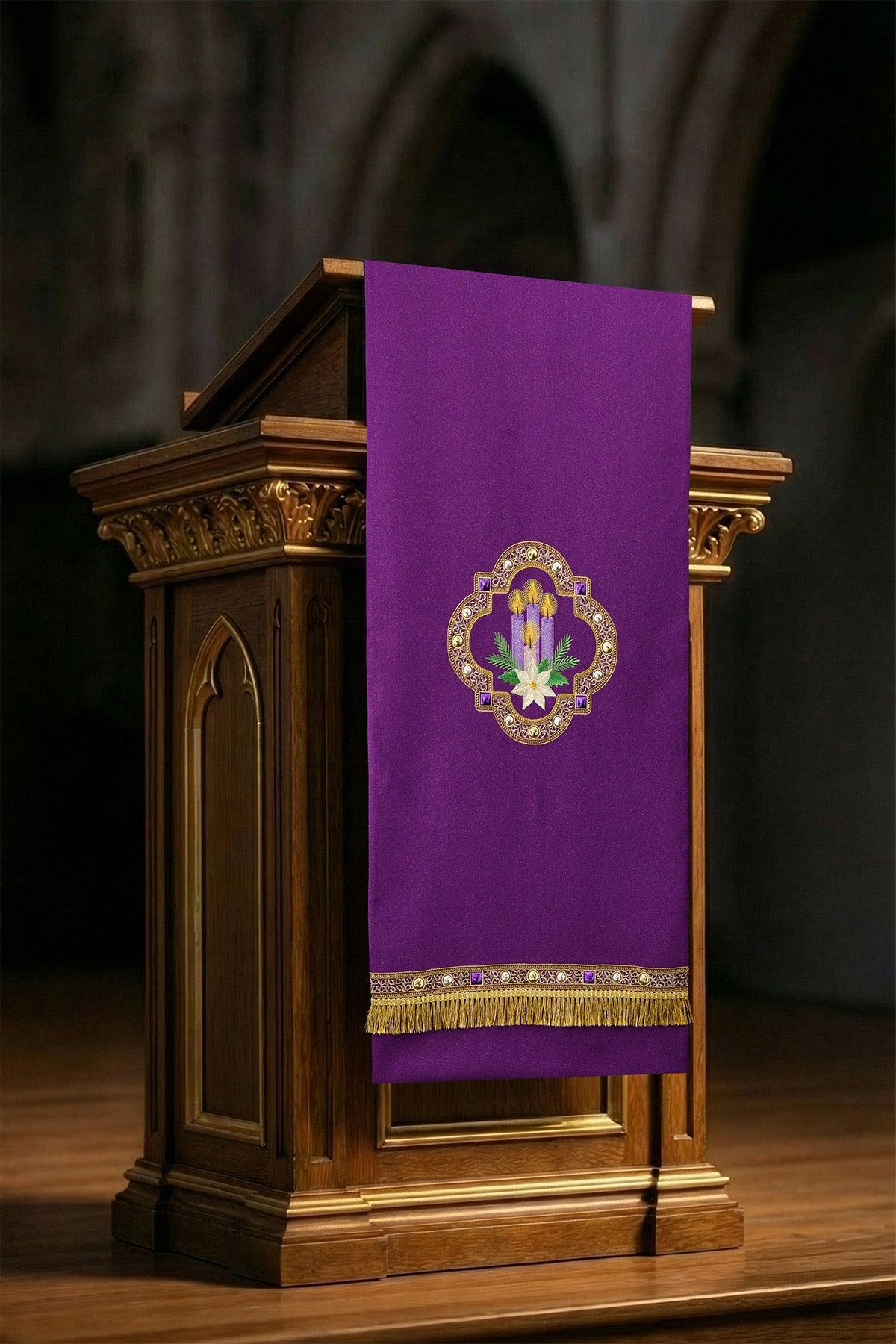 Mantel para ambón con bordado de Adviento en color violeta