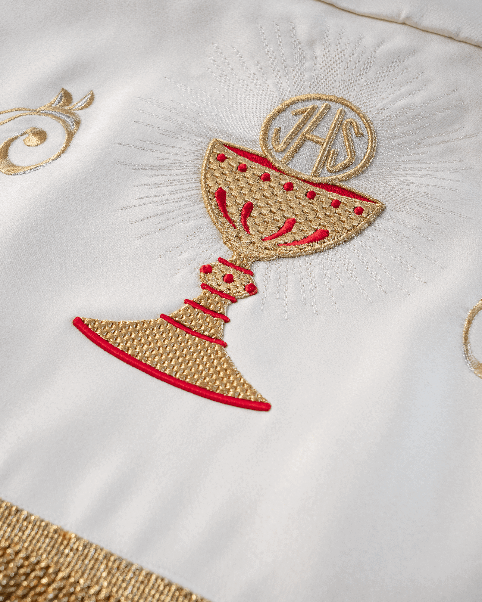 Palio Procesional para Corpus Christi, bordado Agnus Dei, IHS y cáliz, 140 × 160 cm