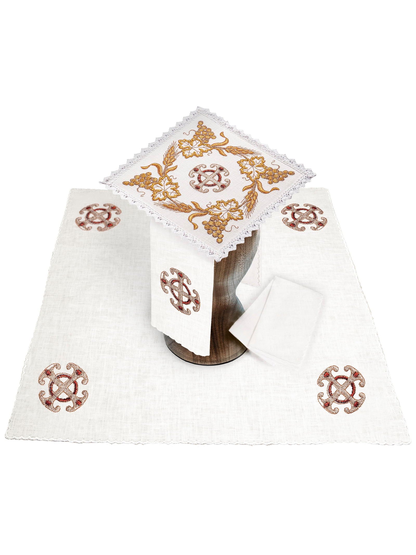Servicio de altar con rico bordado dorado