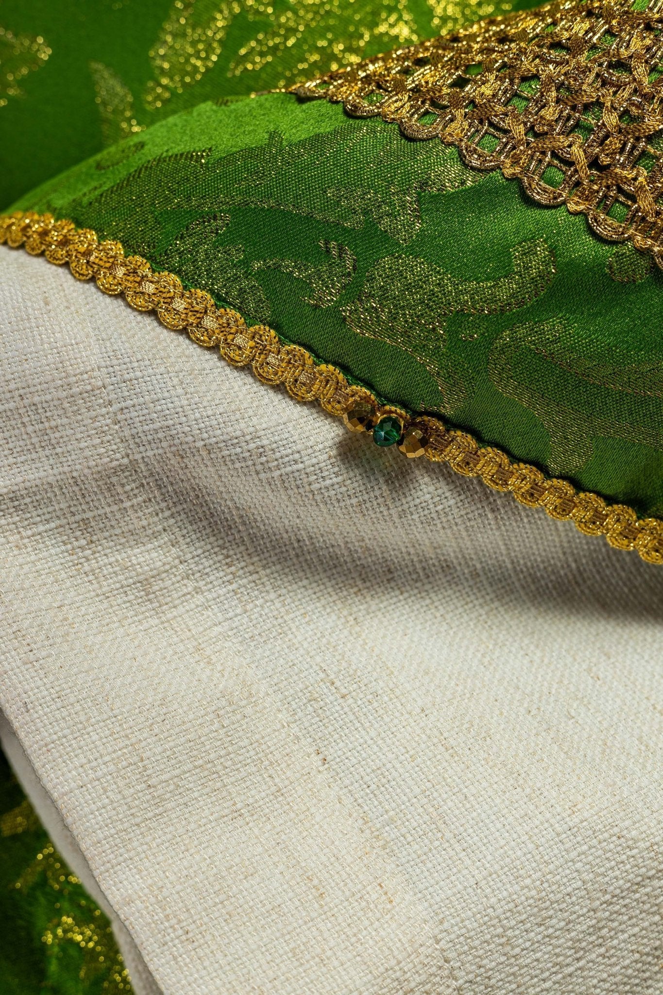 Casulla hecha a mano con piedras naturales Handmade 7010 Verde