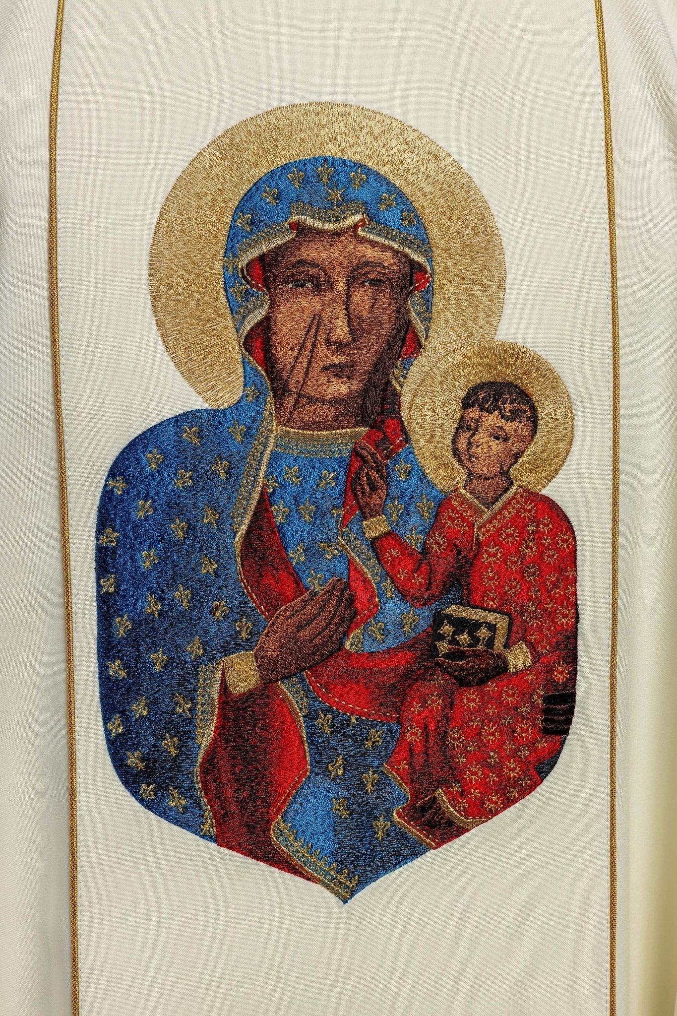 Casulla marfil de Nuestra Señora de Czestochowa