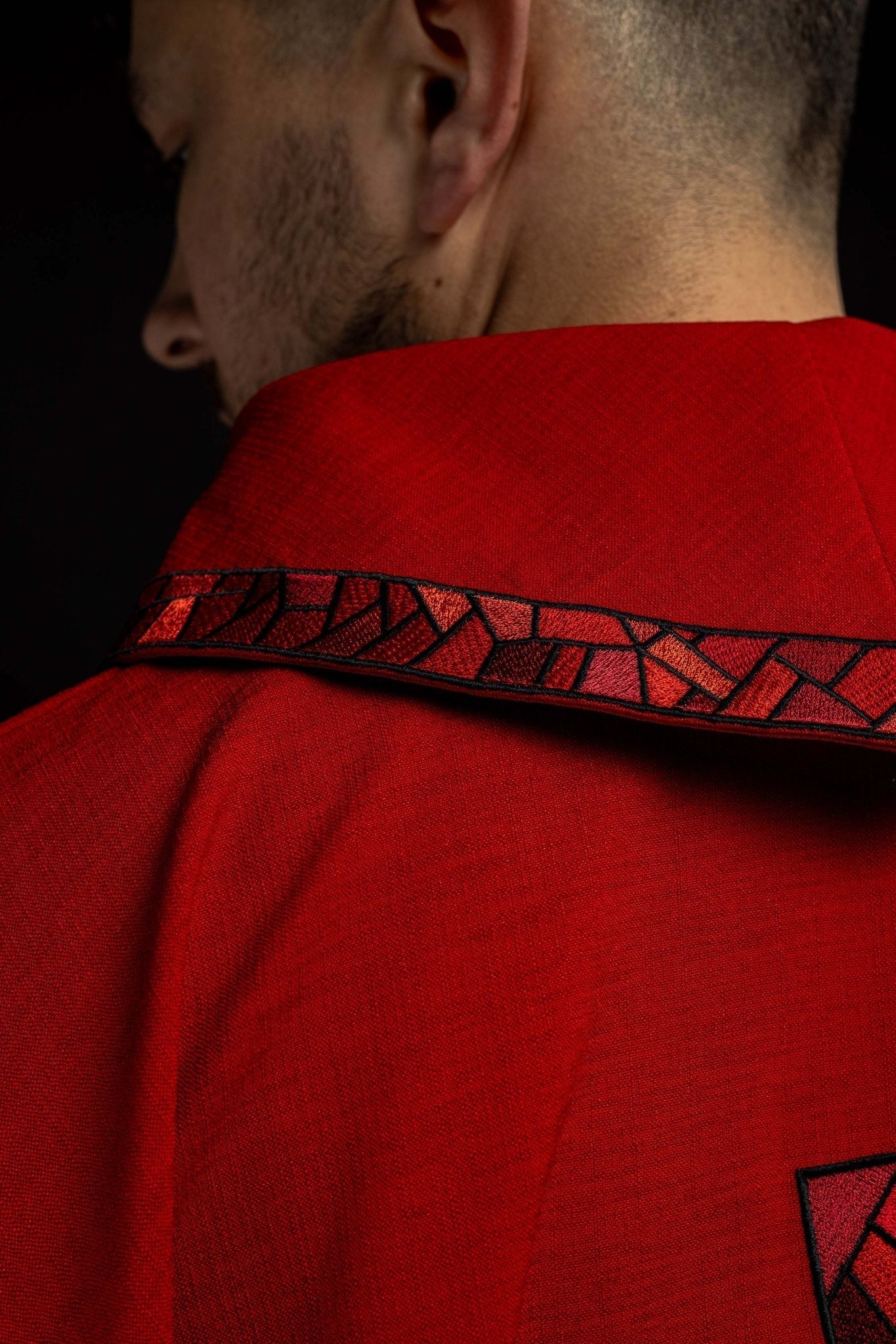 Casulla roja con bordado Cruz