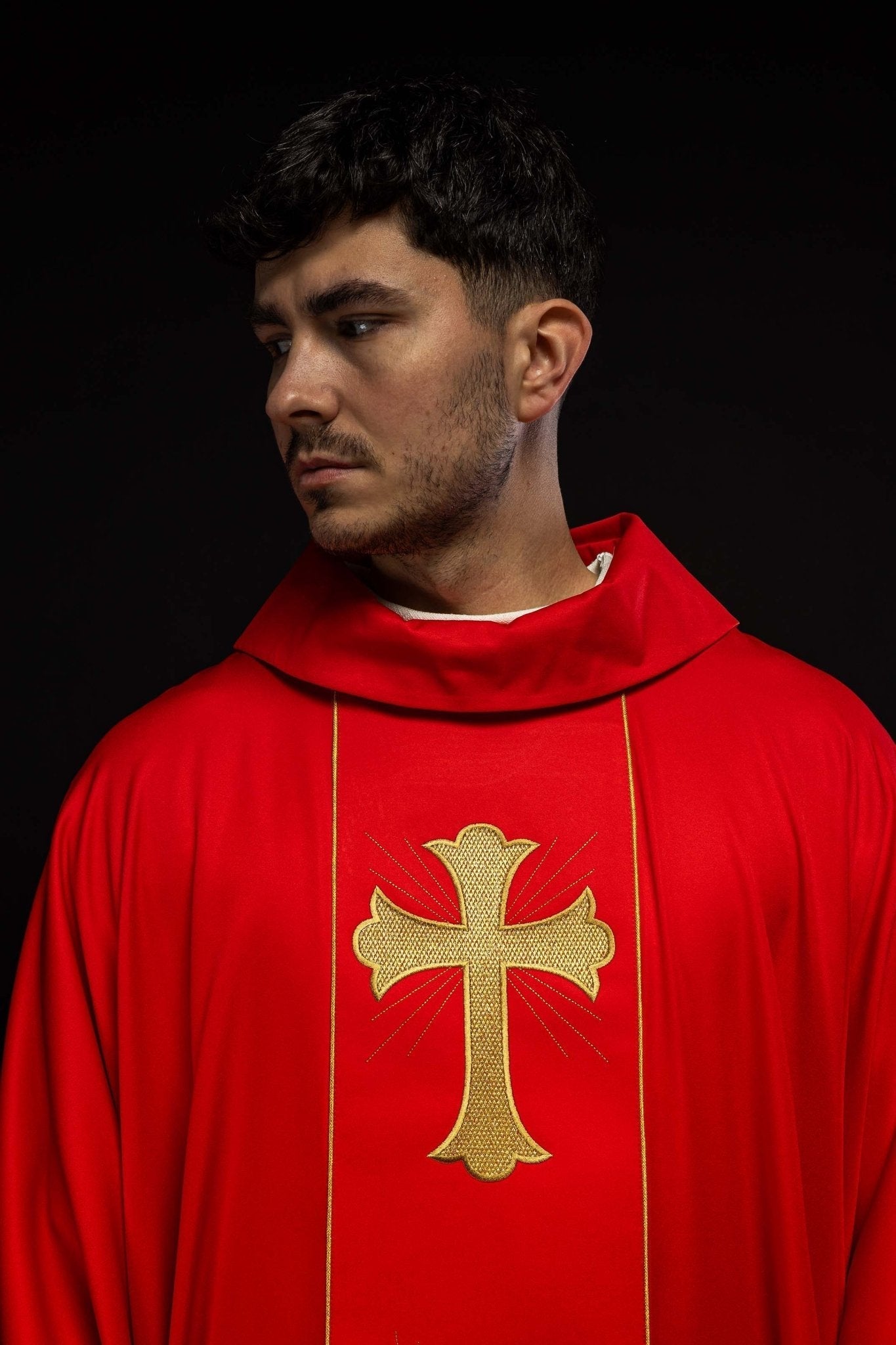 Casulla roja con bordado Cruz y Espigas