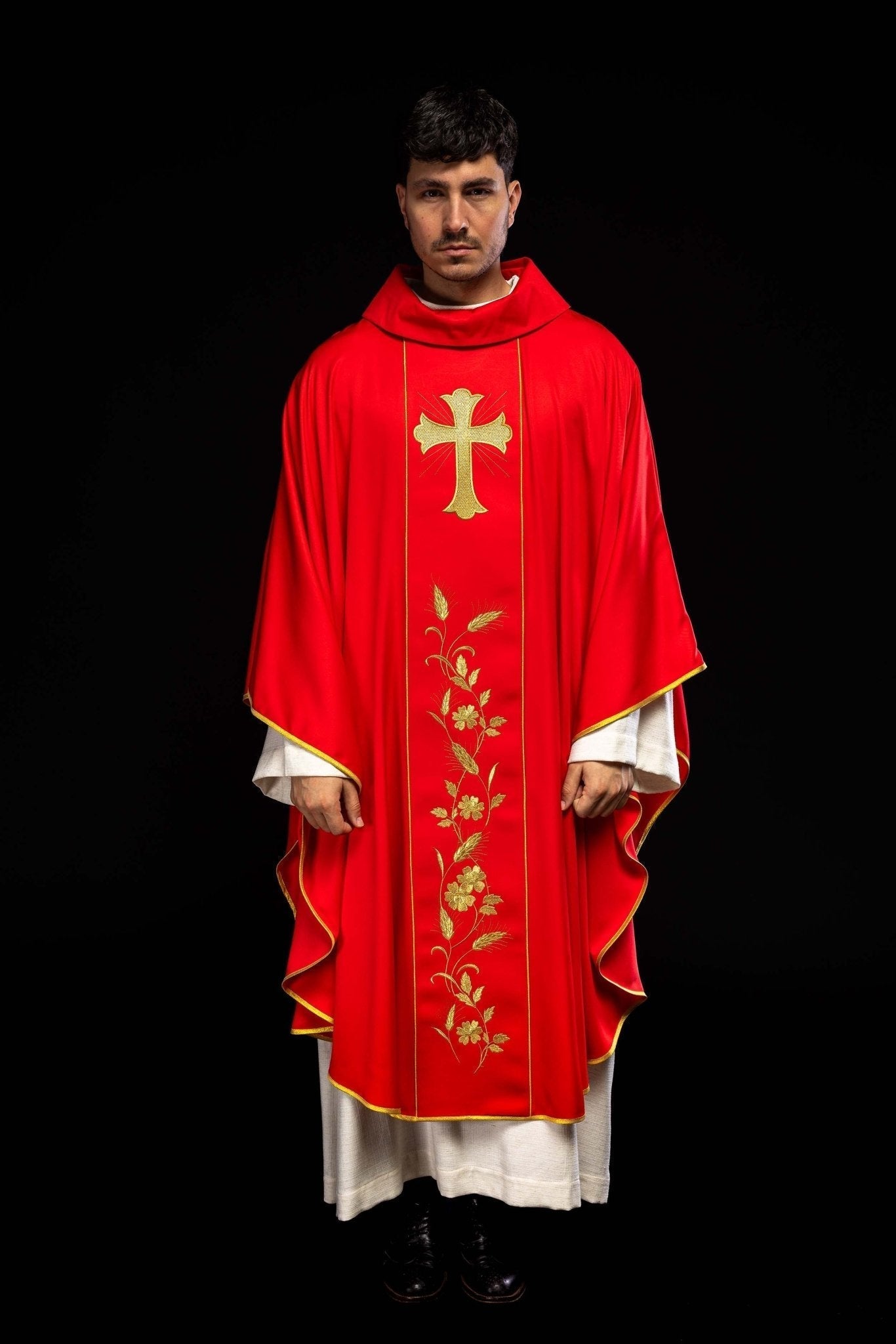 Casulla roja con bordado Cruz y Espigas
