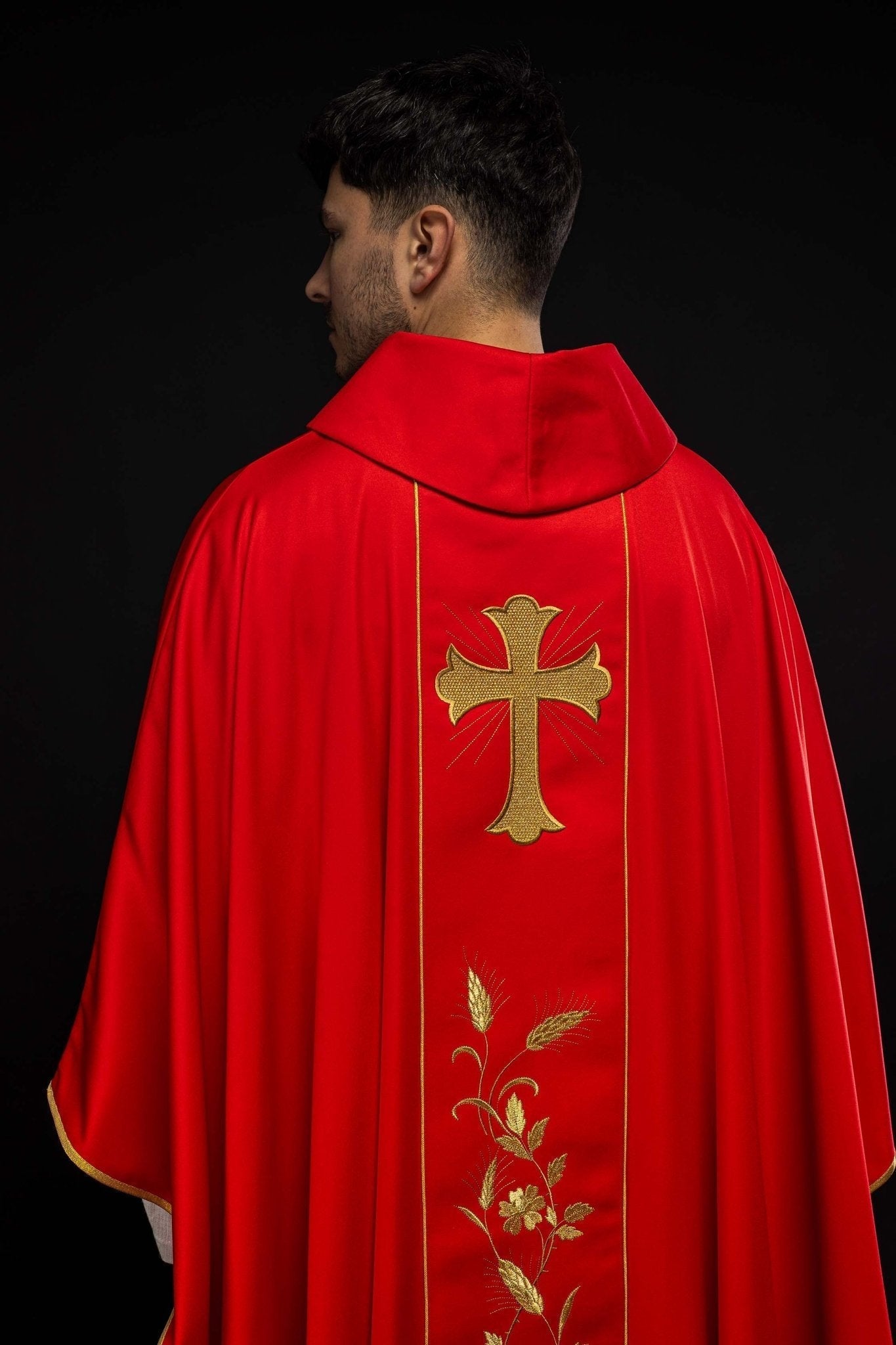 Casulla roja con bordado Cruz y Espigas