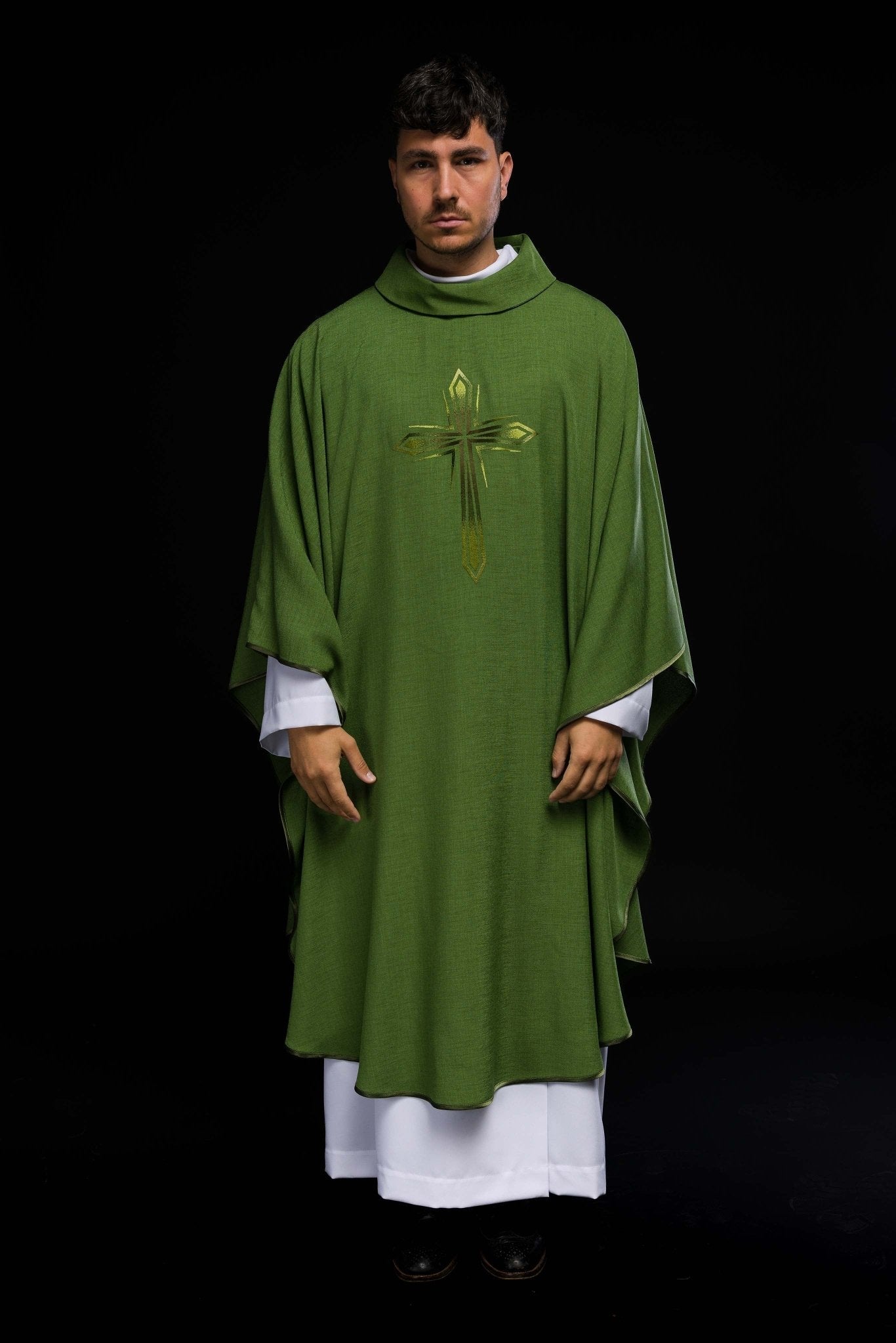 Casulla verde bordada