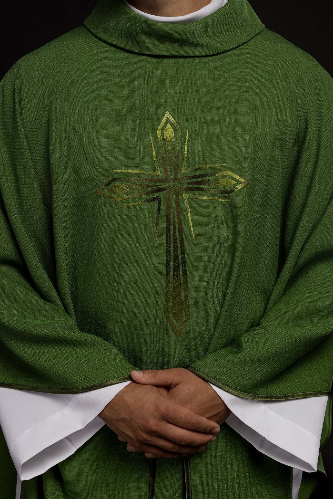 Casulla verde bordada
