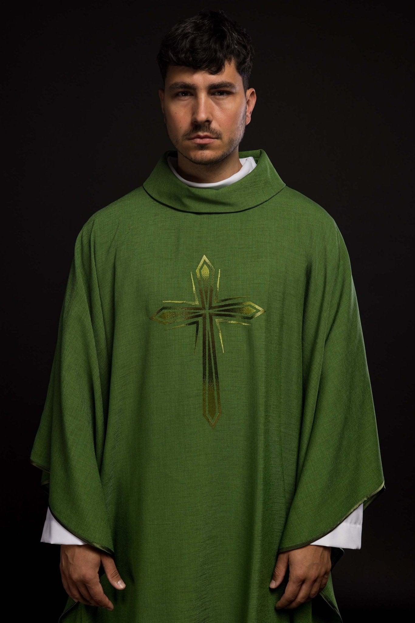 Casulla verde bordada