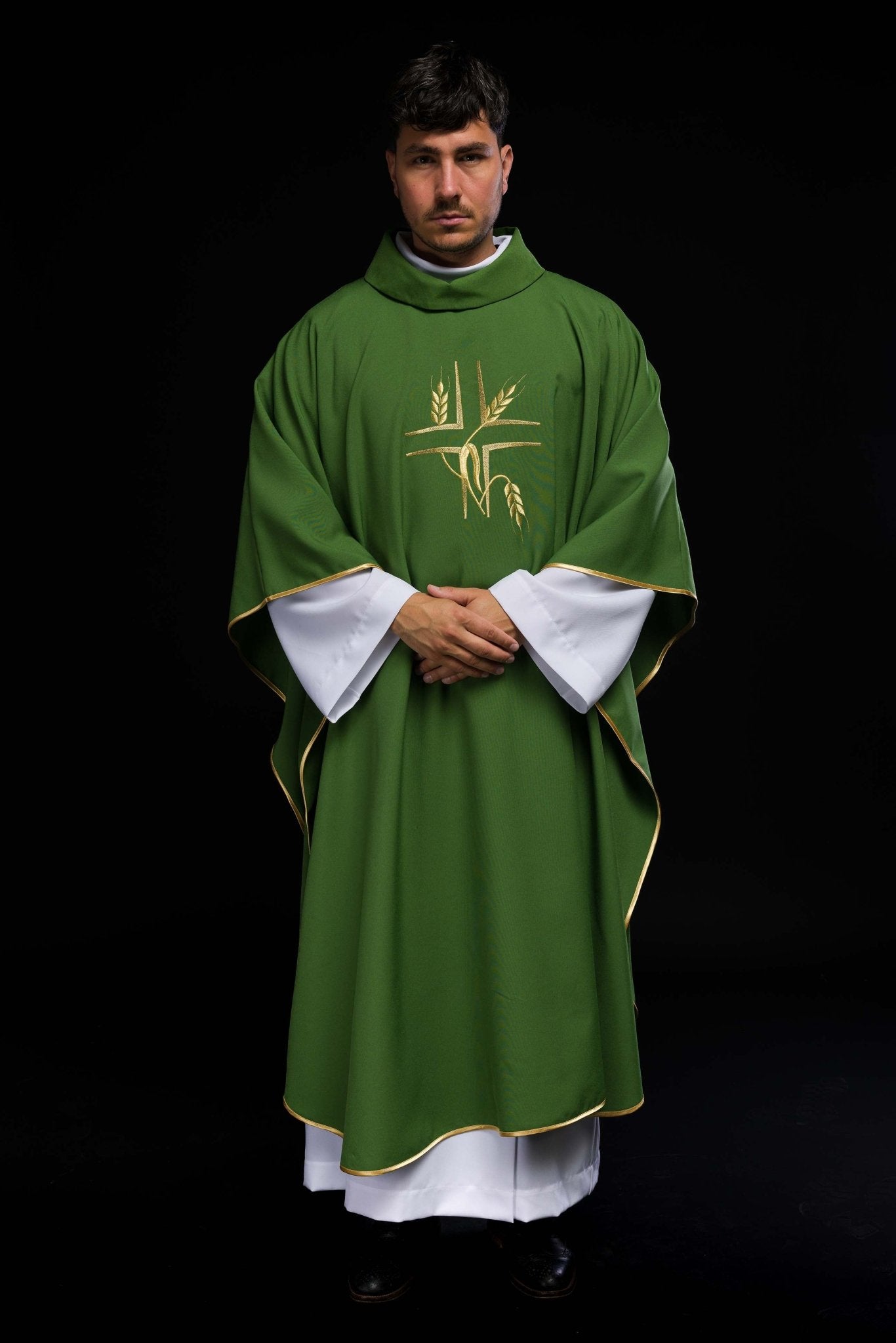 Casulla verde con bordado Cruz y Espigas