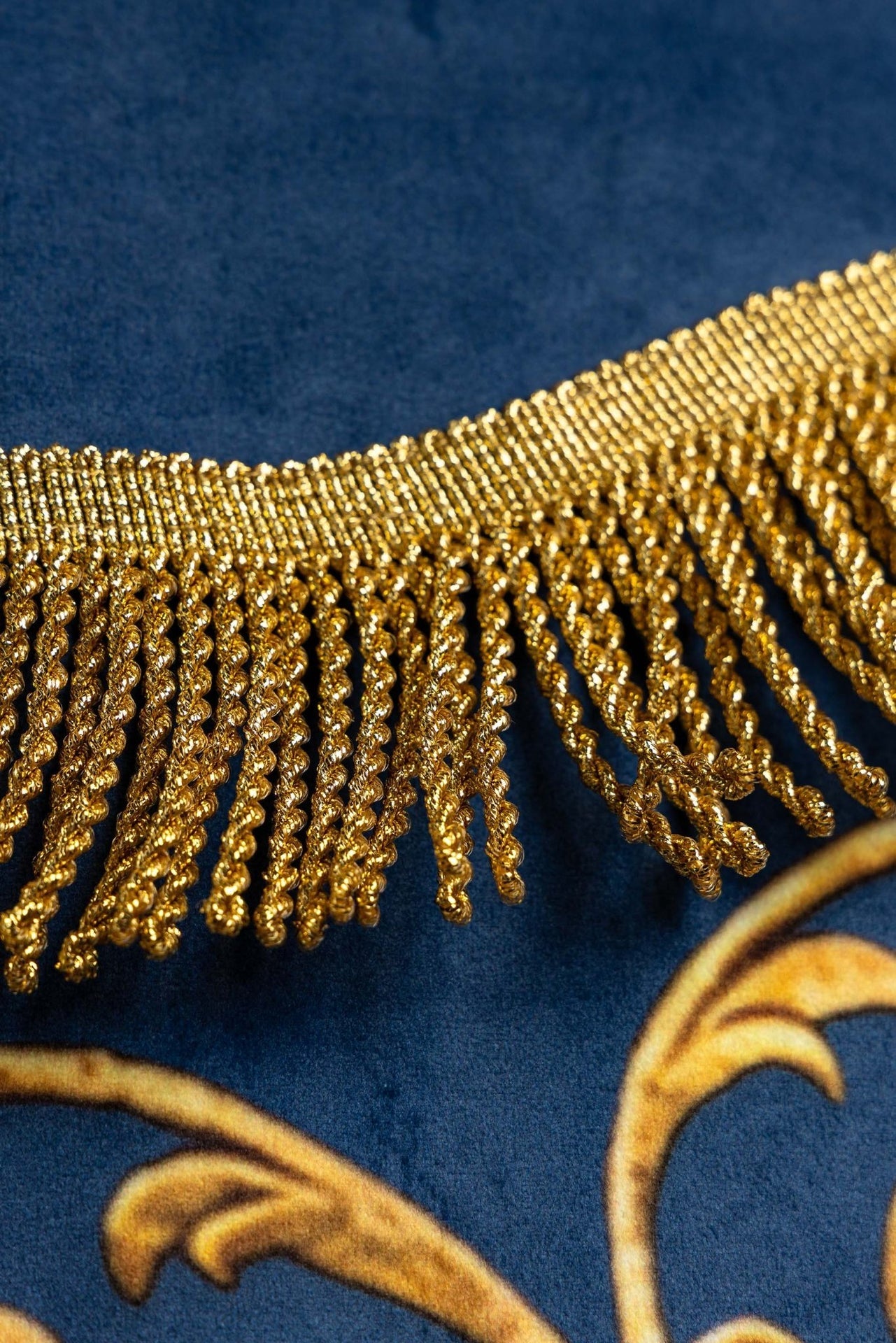 Chorągiew drukowana dwustronna z wizerunkiem Matki Bożej Niepokalanej i monogramem