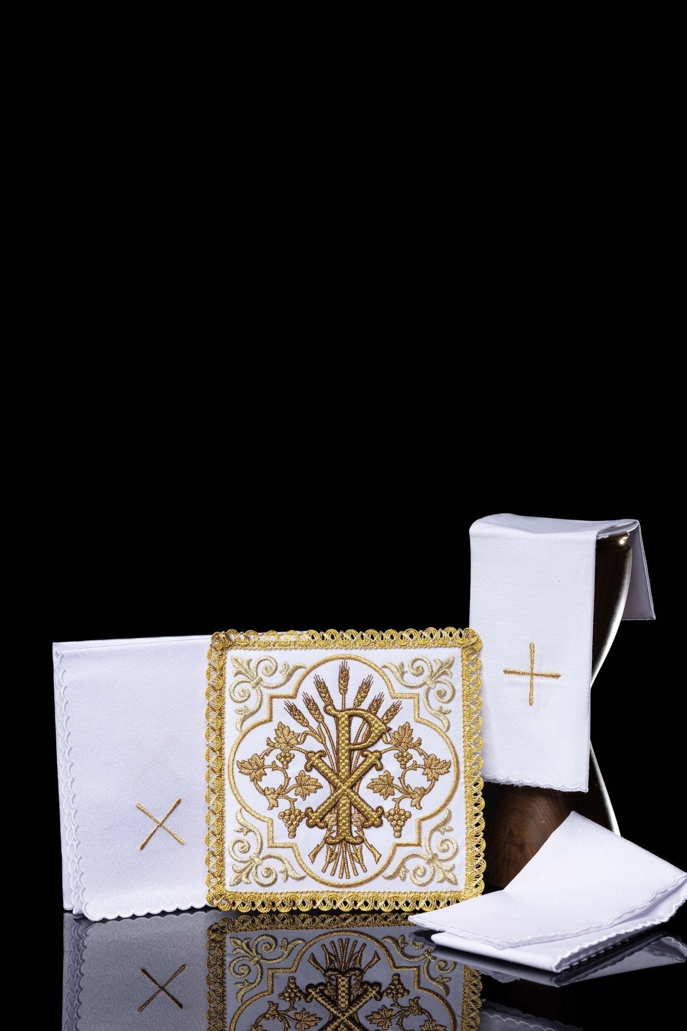 Conjunto de ropa para cáliz bordado con el símbolo PAX