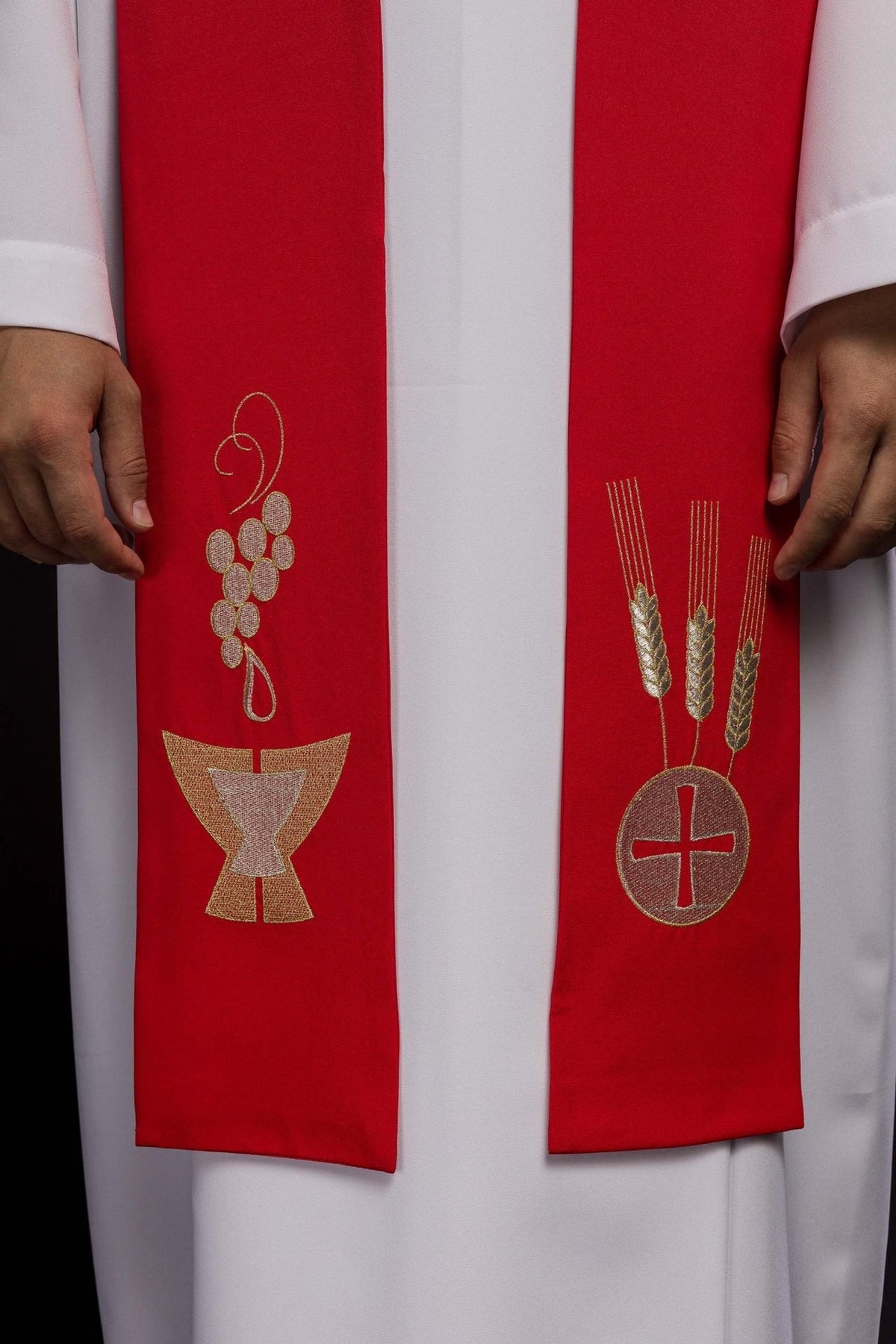 Czerwona stuła kapłańska haftowana Kielich, Kłosy i Winogrona