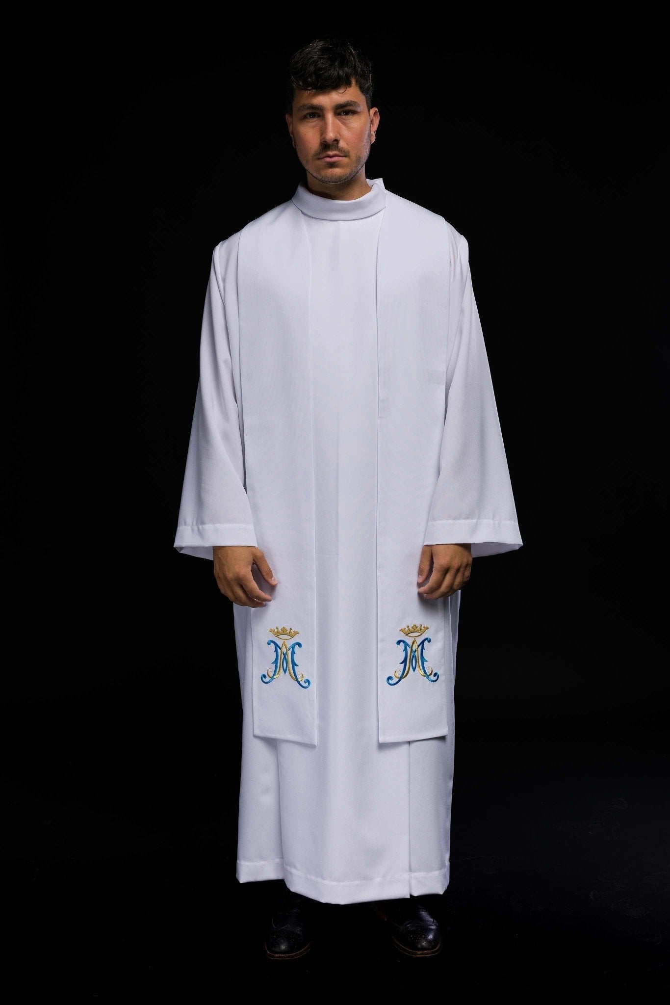 Estola blanca Mariana bordada