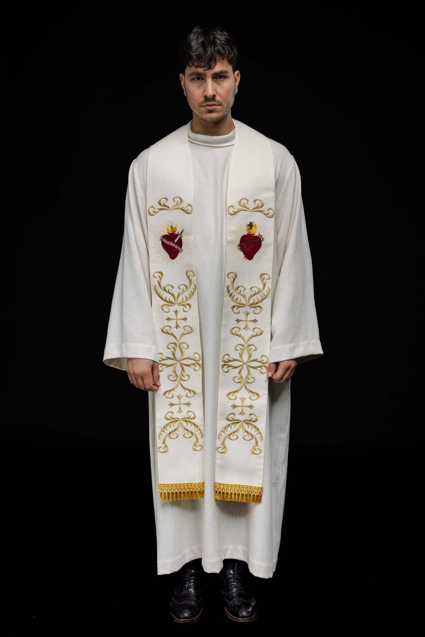 Estola con bordado del corazón de Jesús y María Crudo