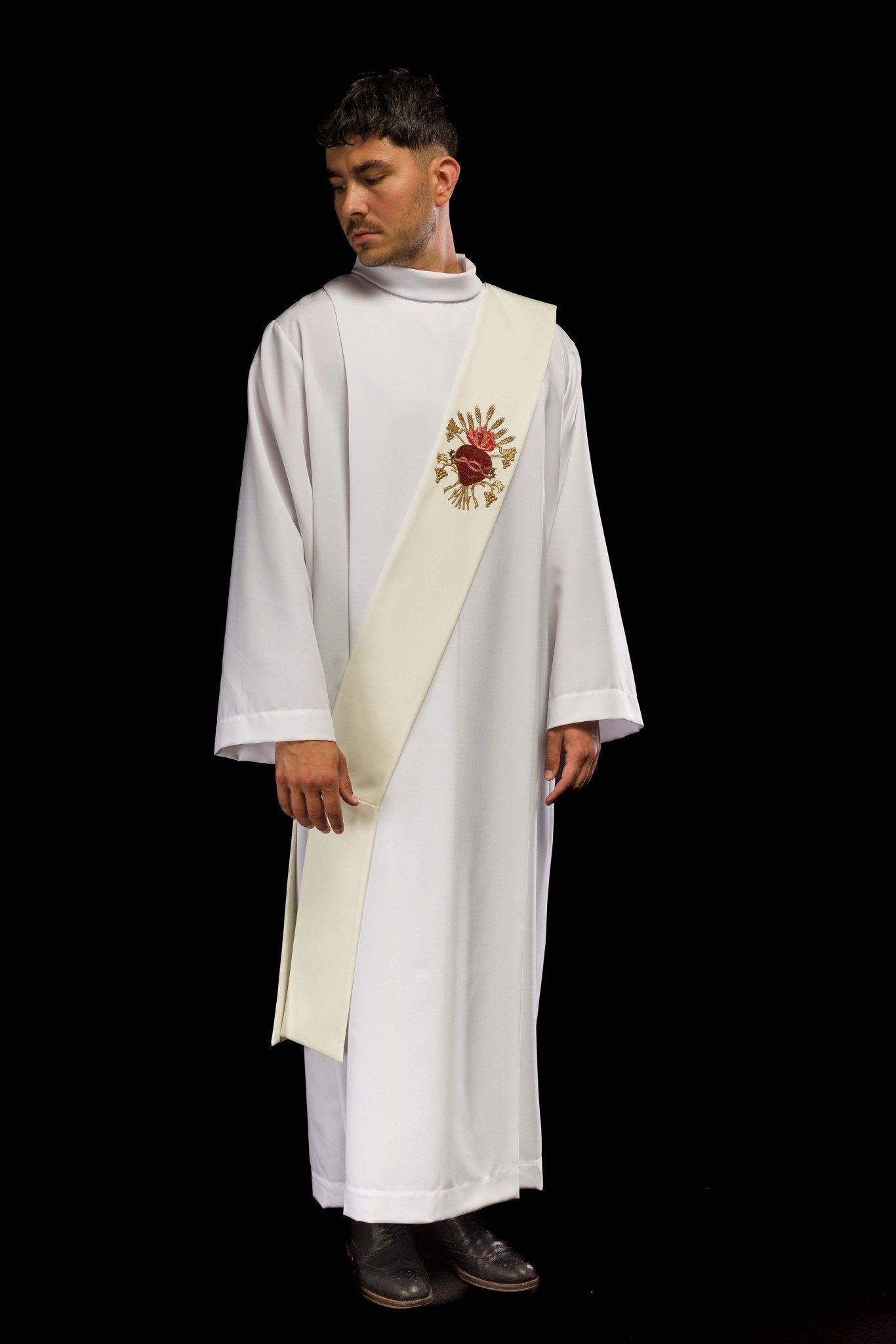 Estola diaconal con bordado del Corazón de Jesús