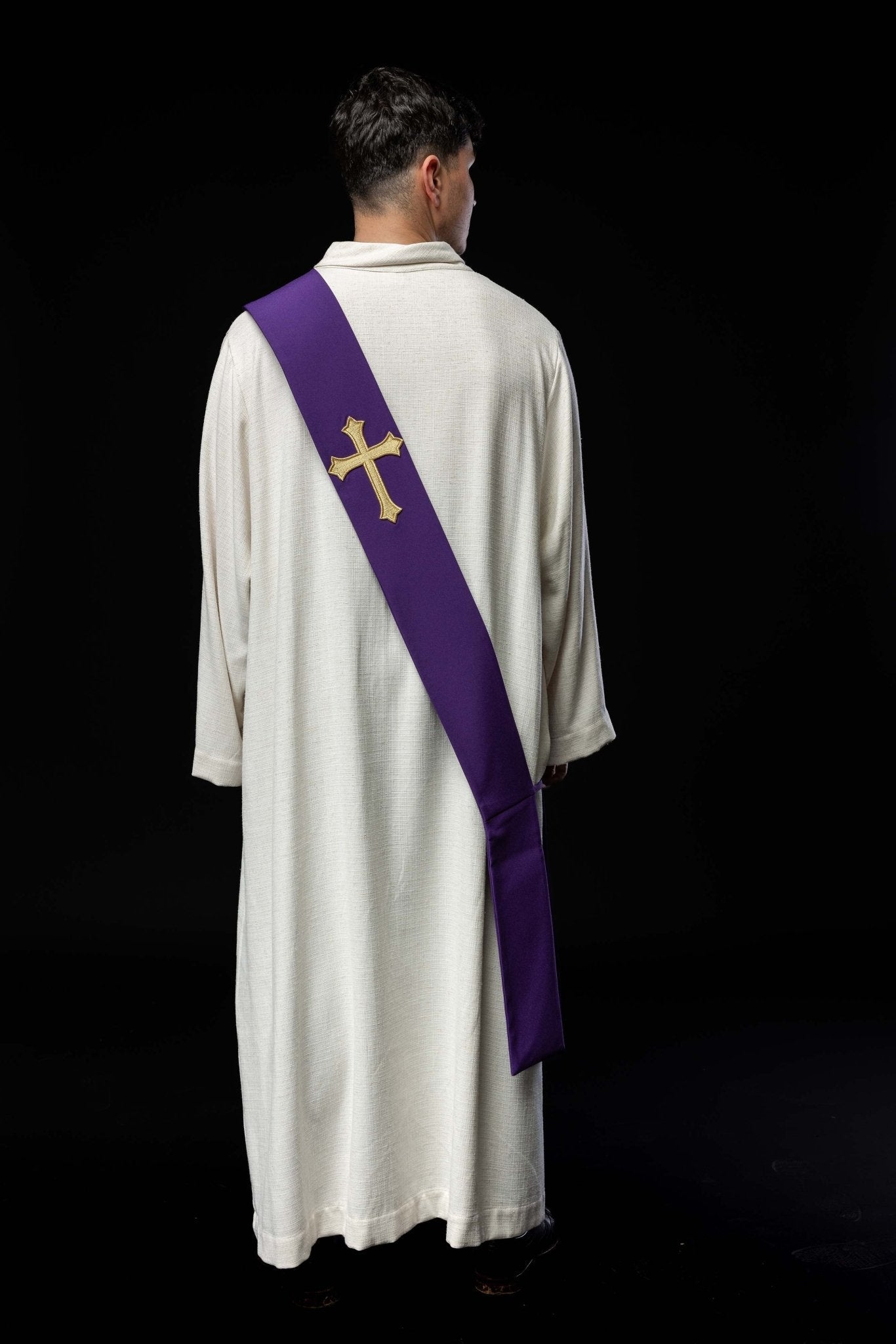 Estola diaconal morada con bordado Cruz