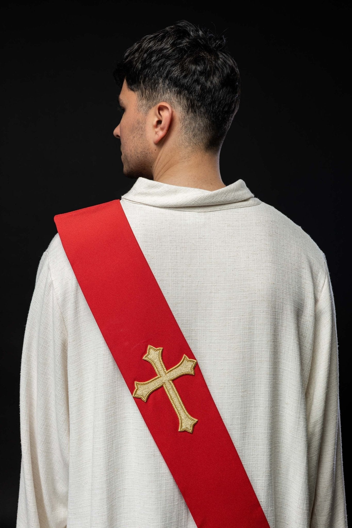Estola diaconal roja con bordado Cruz