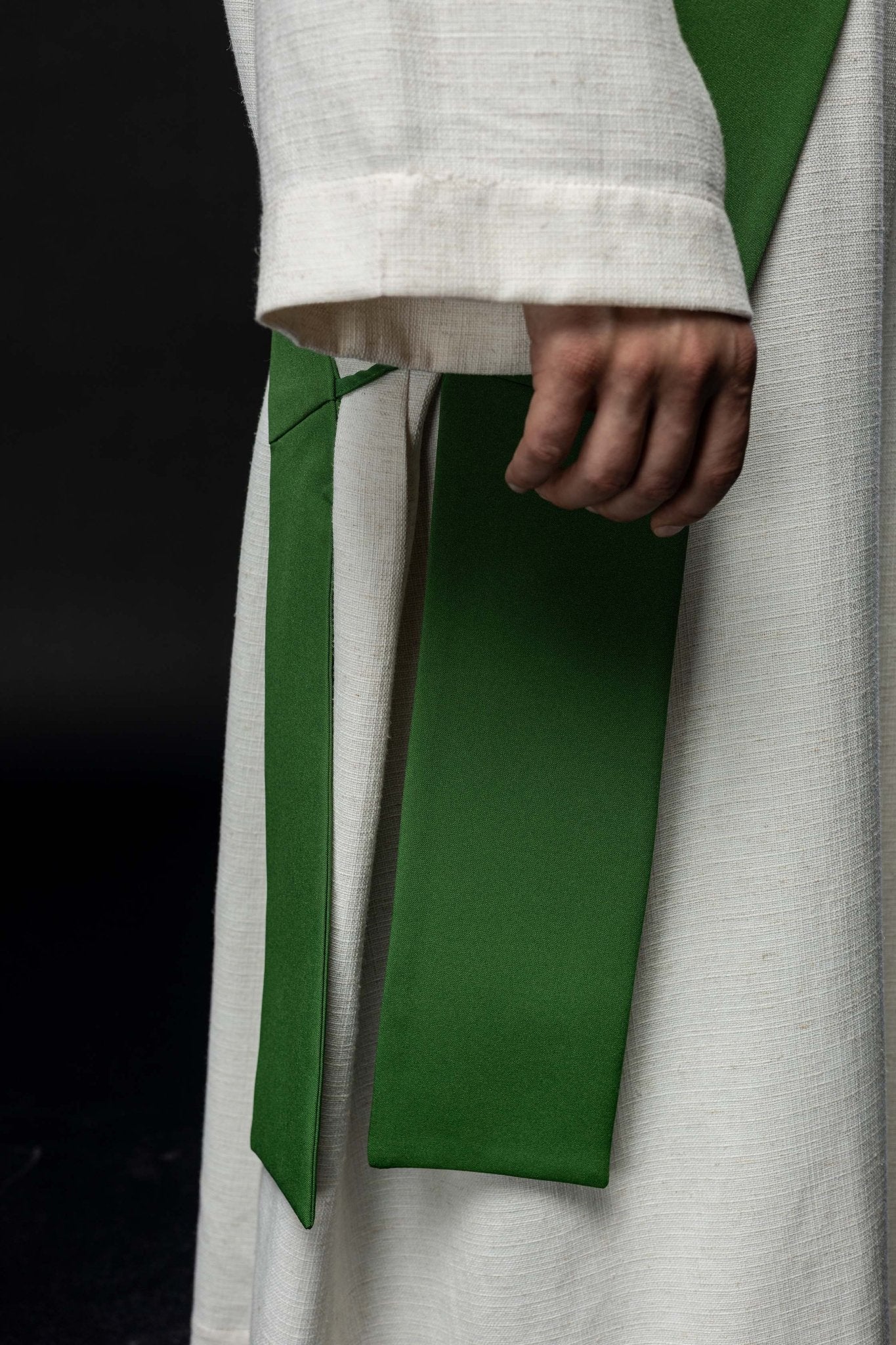 Estola diaconal verde con bordado Cruz
