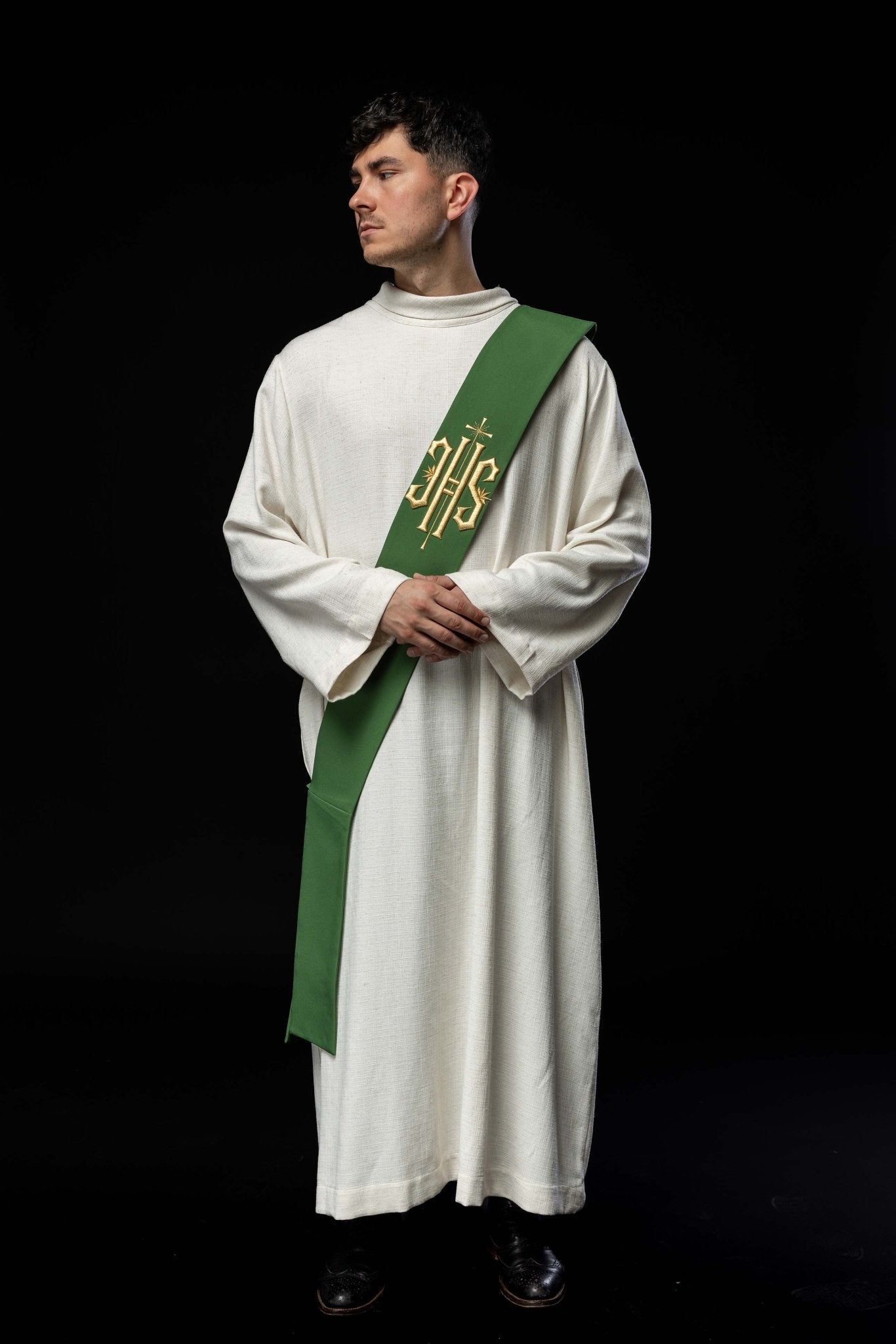 Estola diaconal verde con bordado IHS y Cruz
