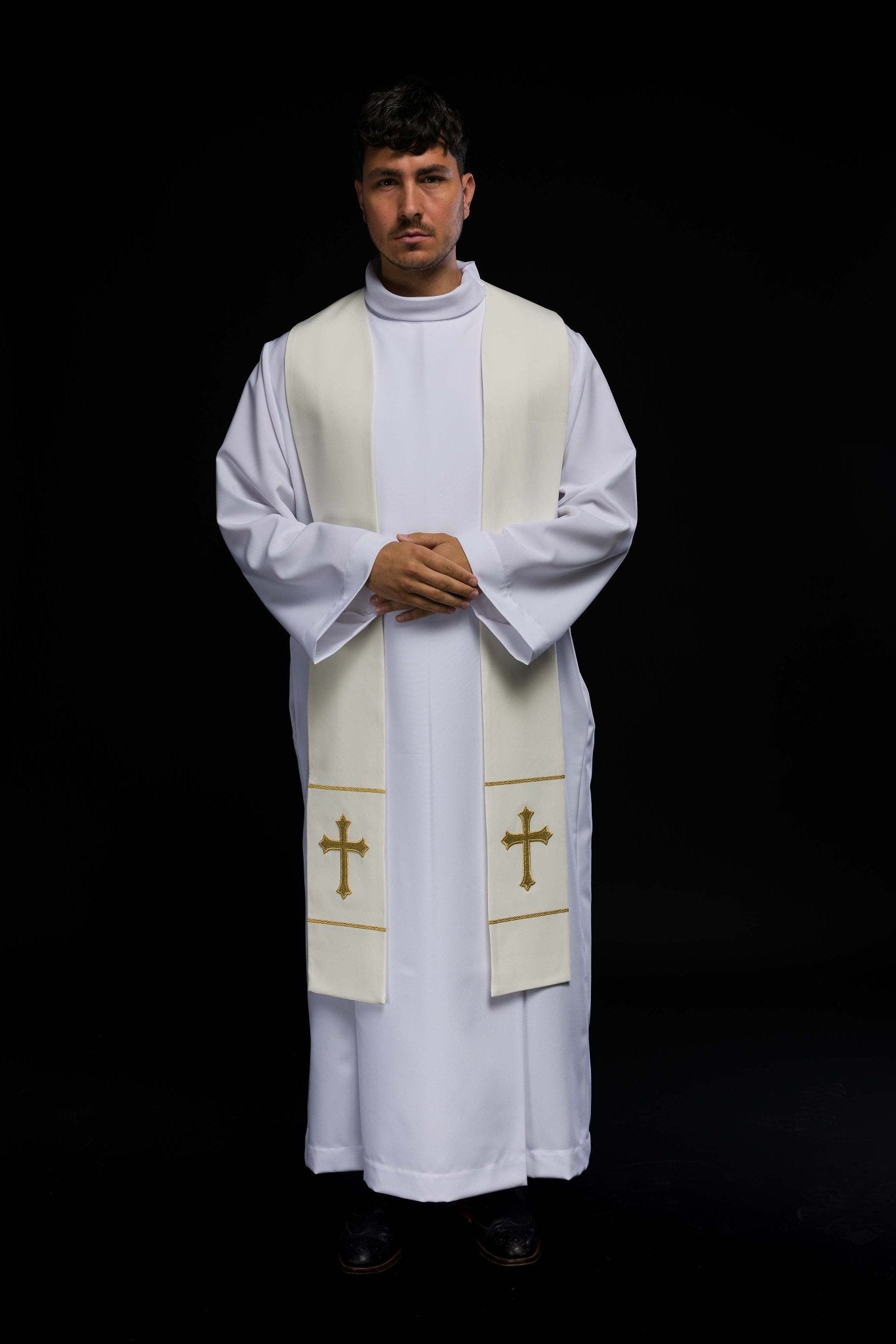 Estola marfil con bordado Cruz