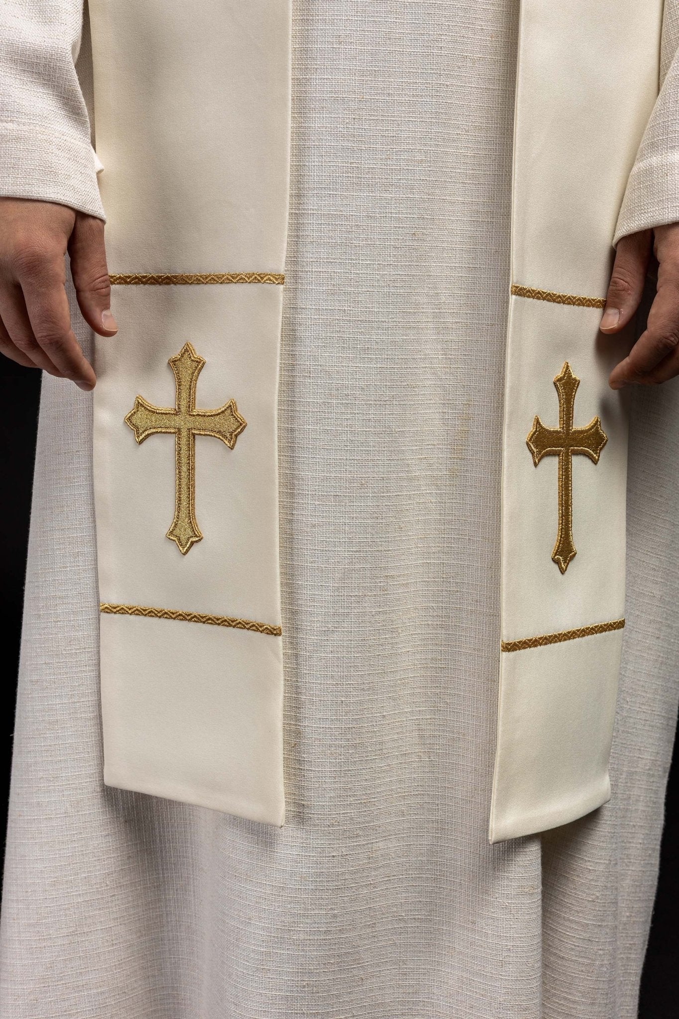 Estola marfil con bordado Jesús misericordioso "Jesús confío en ti"
