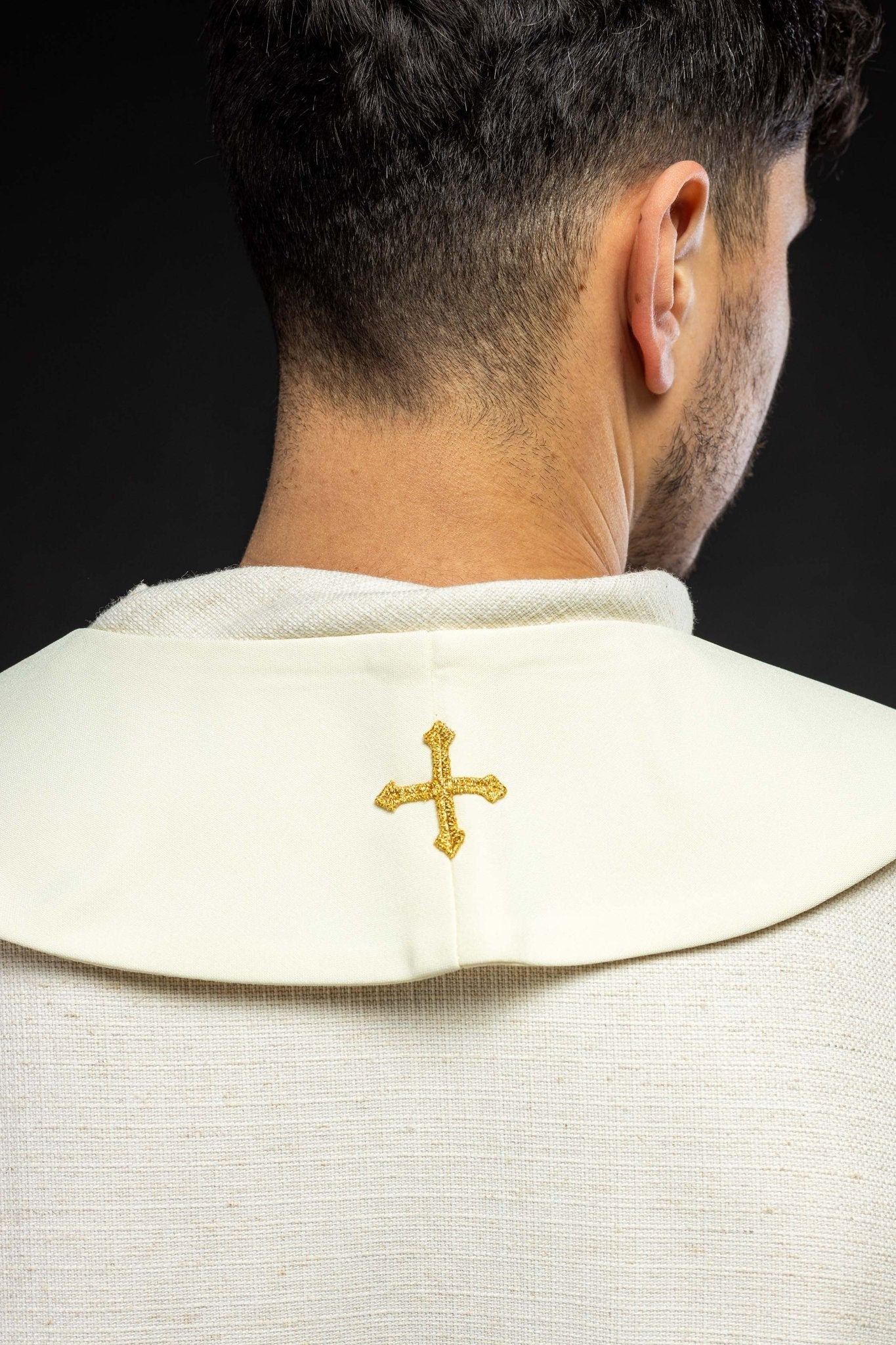 Estola marfil Mariana ricamente decorada