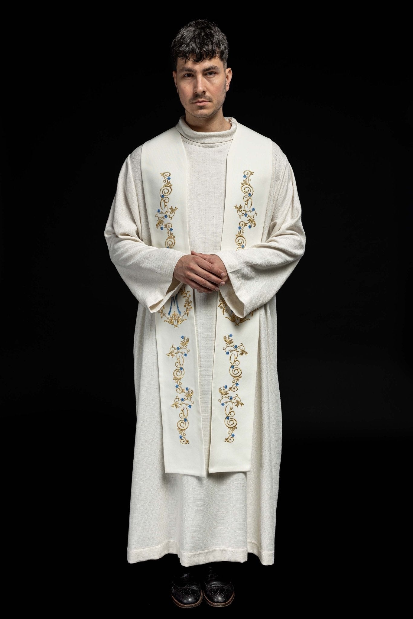Estola mariana bordada - marfil