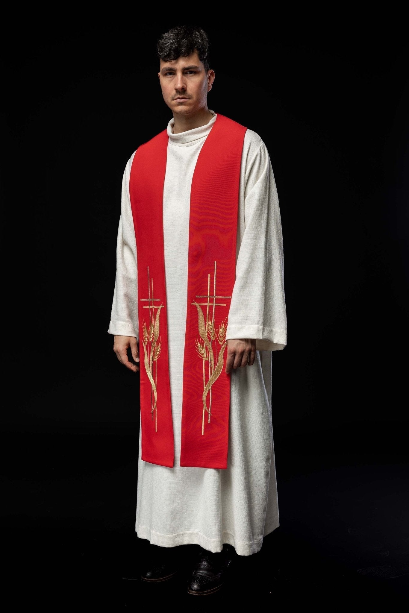 Estola roja con bordado Cruz y Espigas
