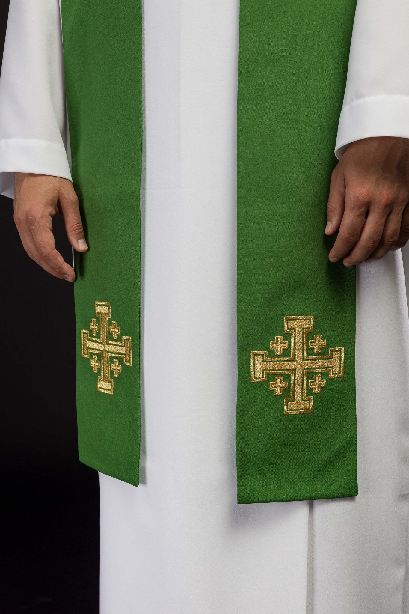 Estola verde con bordado Cruz de Jerusalén