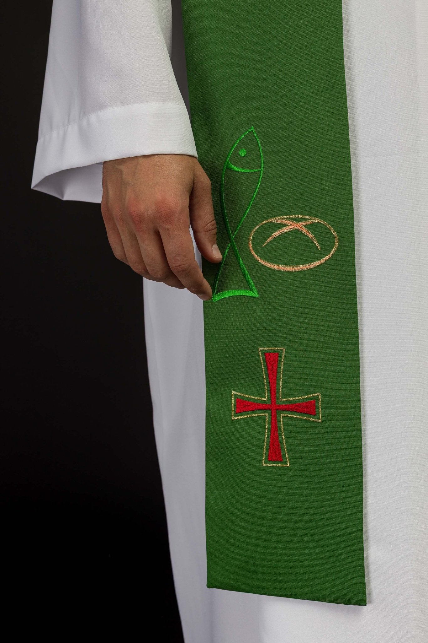 Estola verde con bordado Cruz, Pan y Pescado