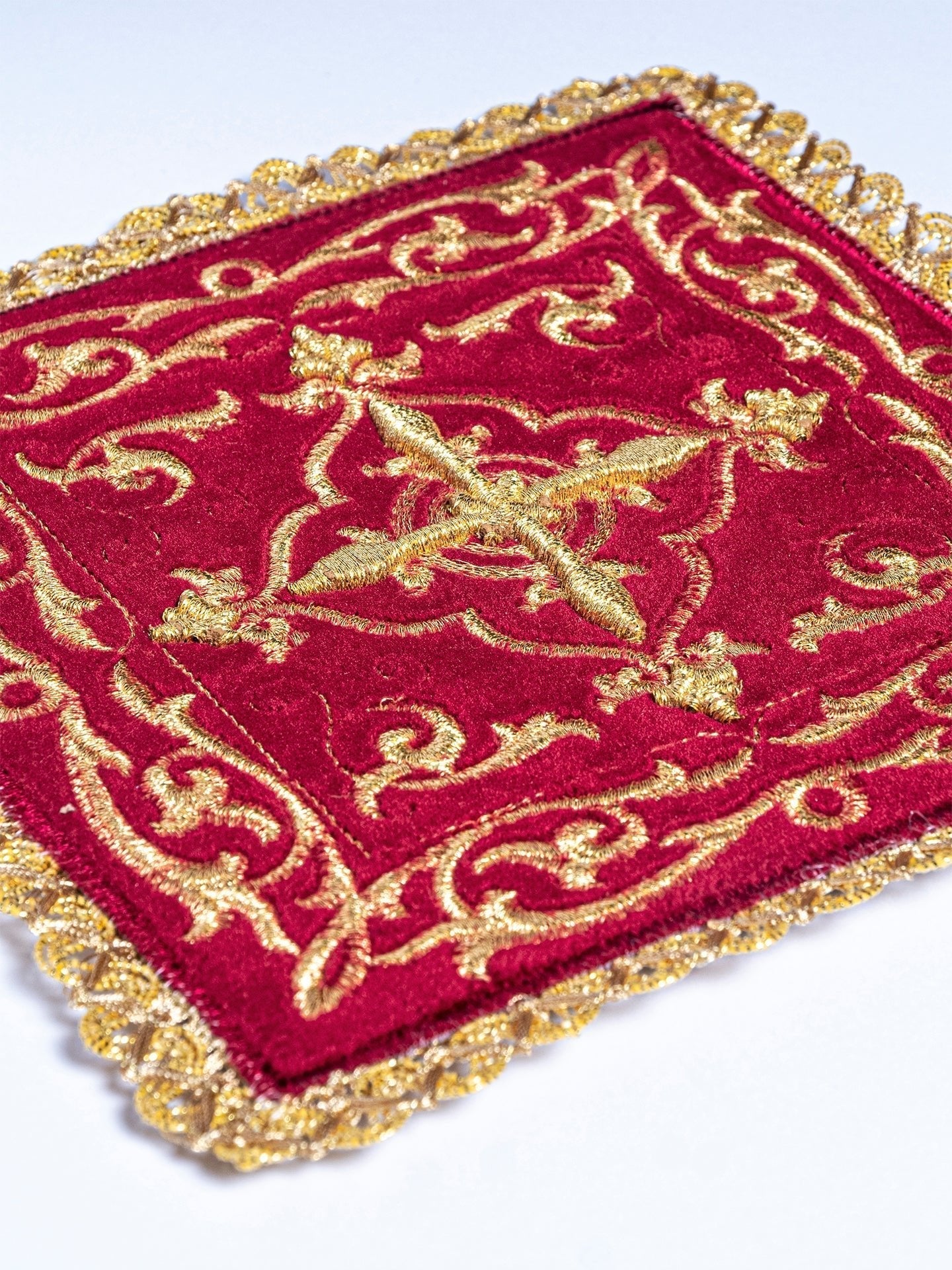 Juego de altar lino con bordado JHS