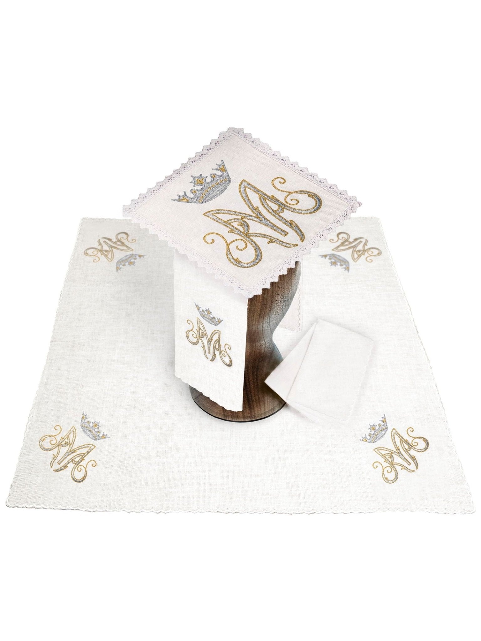 Juego de altar lino con bordado Mariano