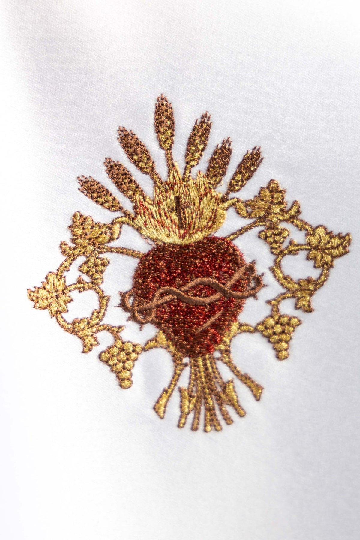 Velo para copón con bordado del Sagrado Corazón de Jesús, detalle