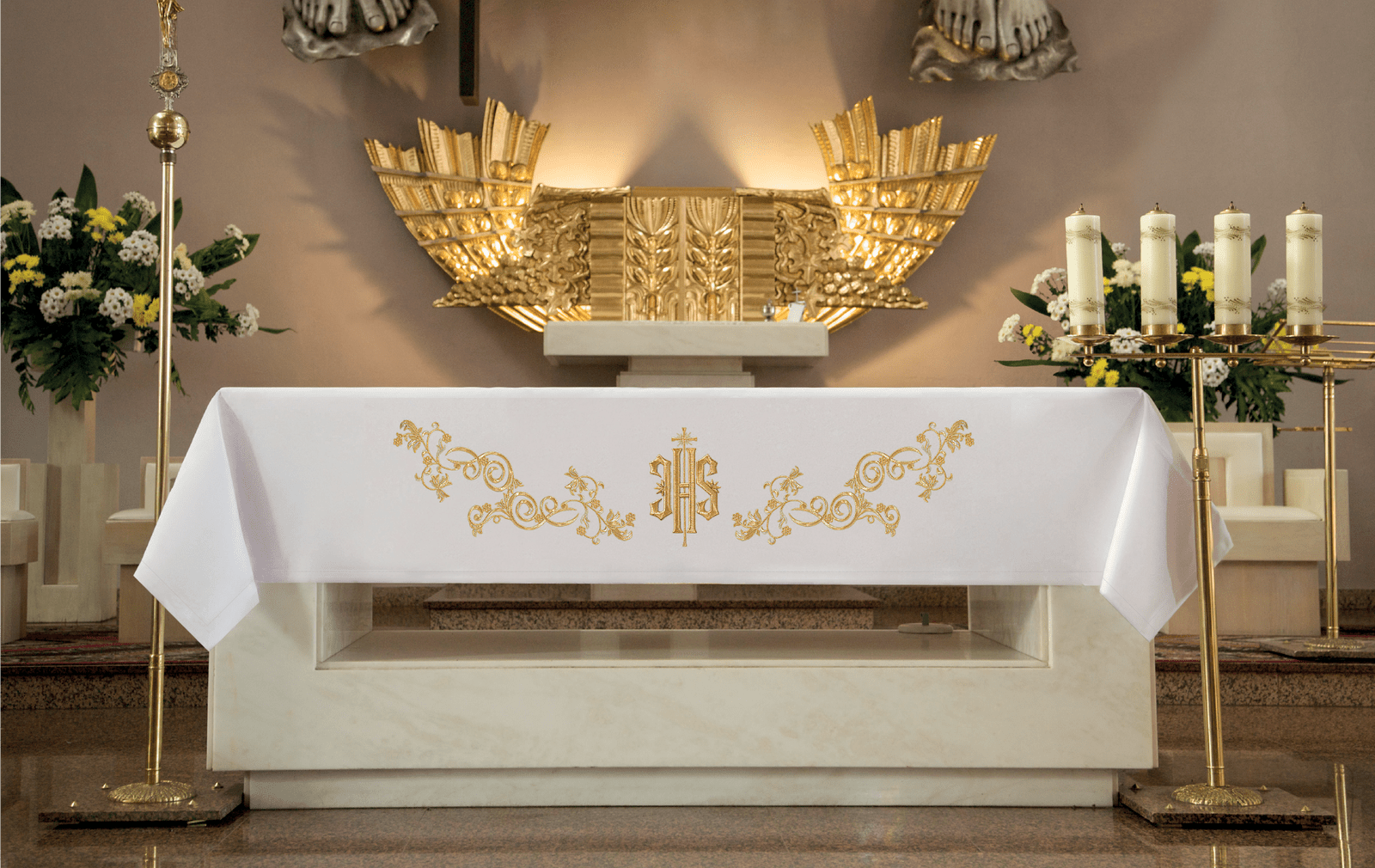 Mantel de altar con bordado frontal dorado IHS