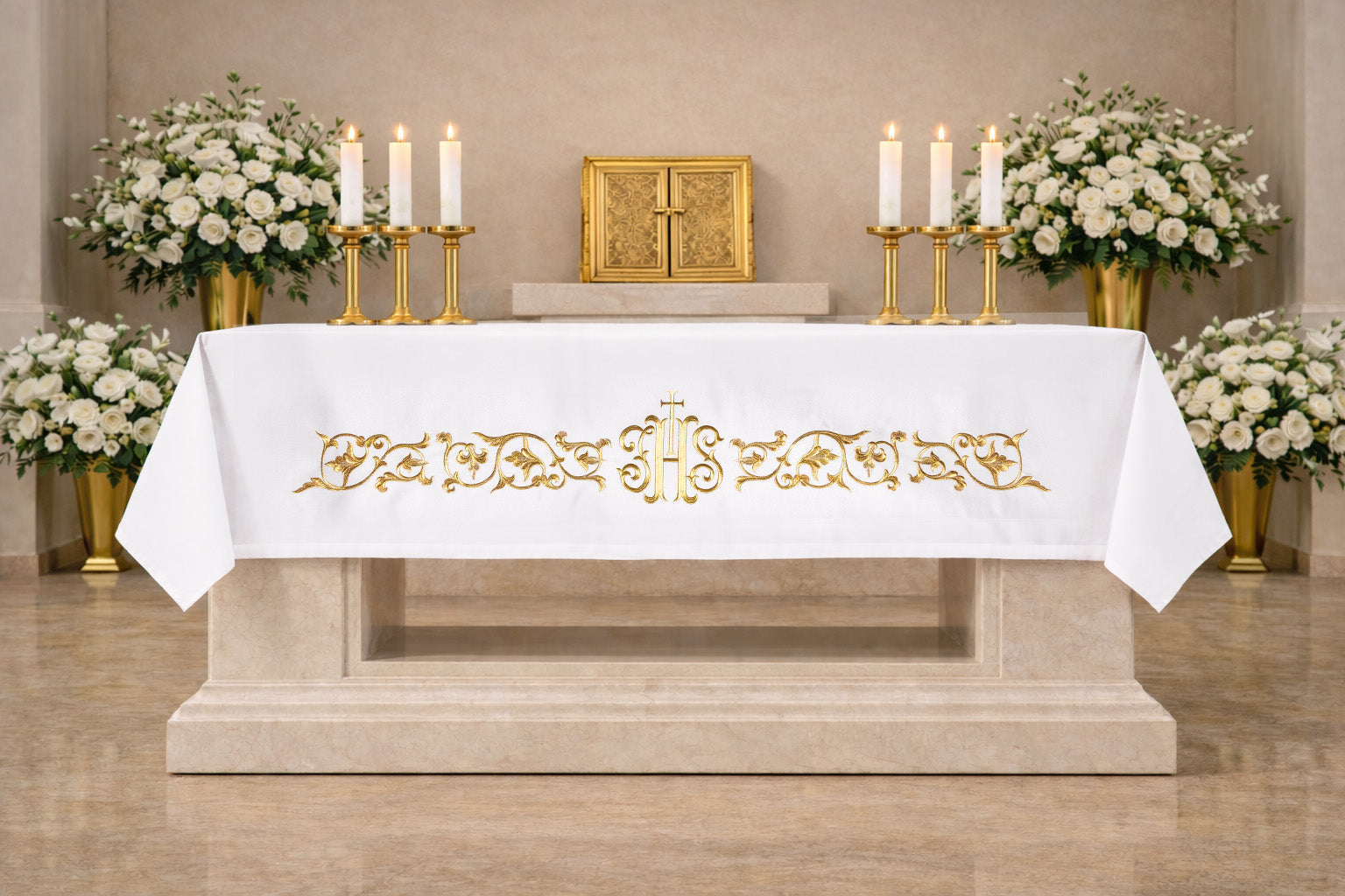Mantel de altar con símbolo IHS bordado